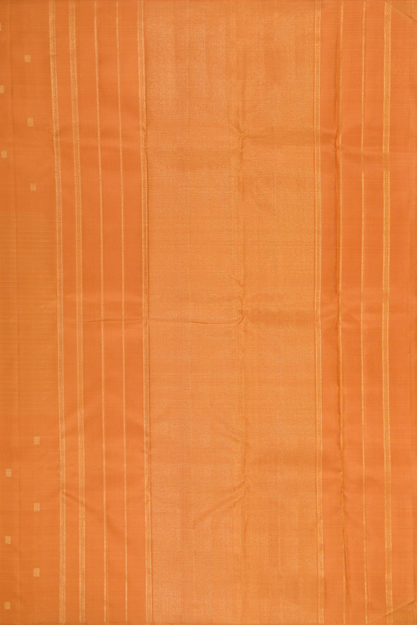 Close up image of the pallu of Pure Silk Pure Zari Golden Dual Tone Kanchipuram Saree with Zari Butta on the body and Without Border. 