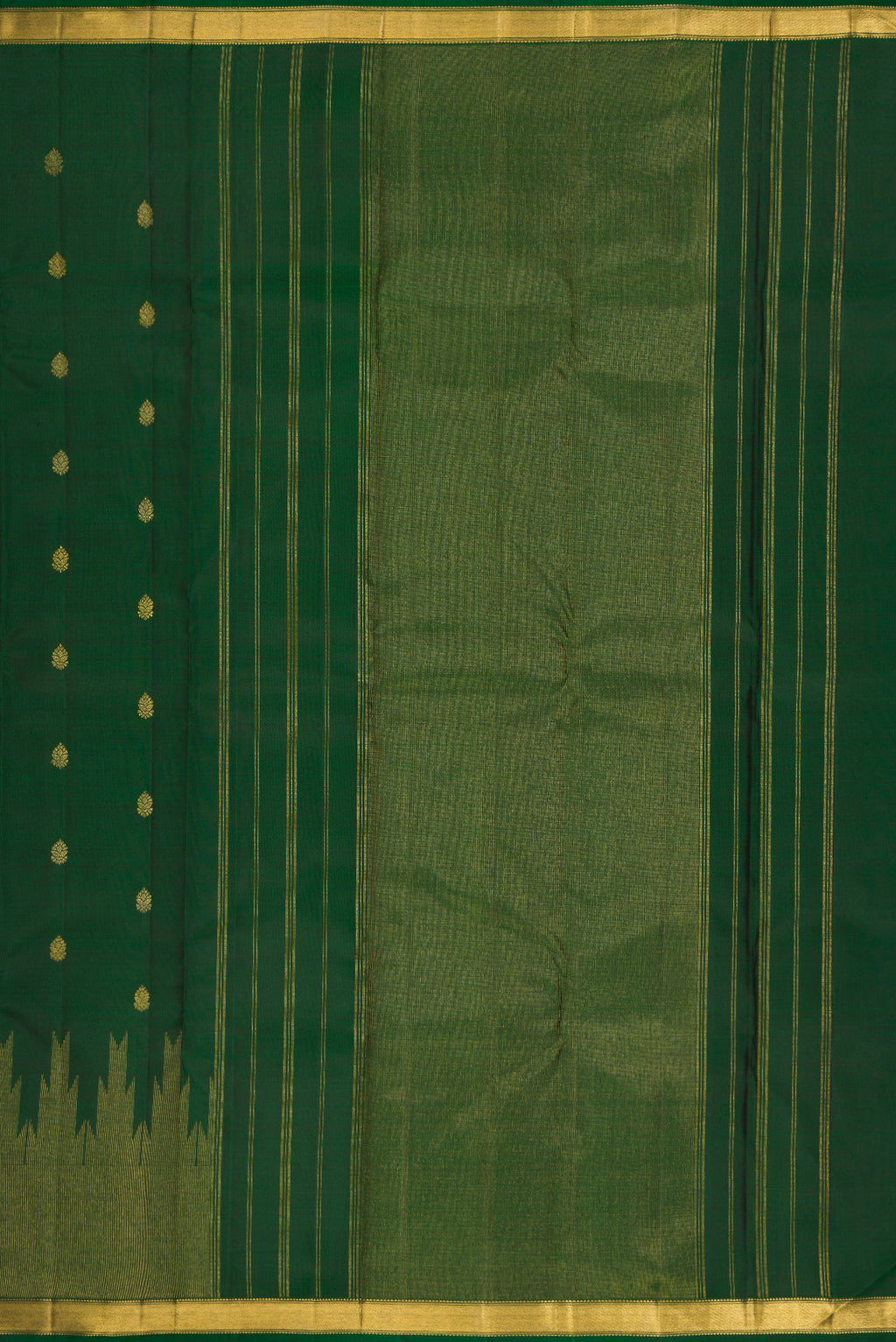 Close up image of the pallu of Green Dual Tone Kanchipuram Silk Saree with Zari Butta on the body and Zari Border. 