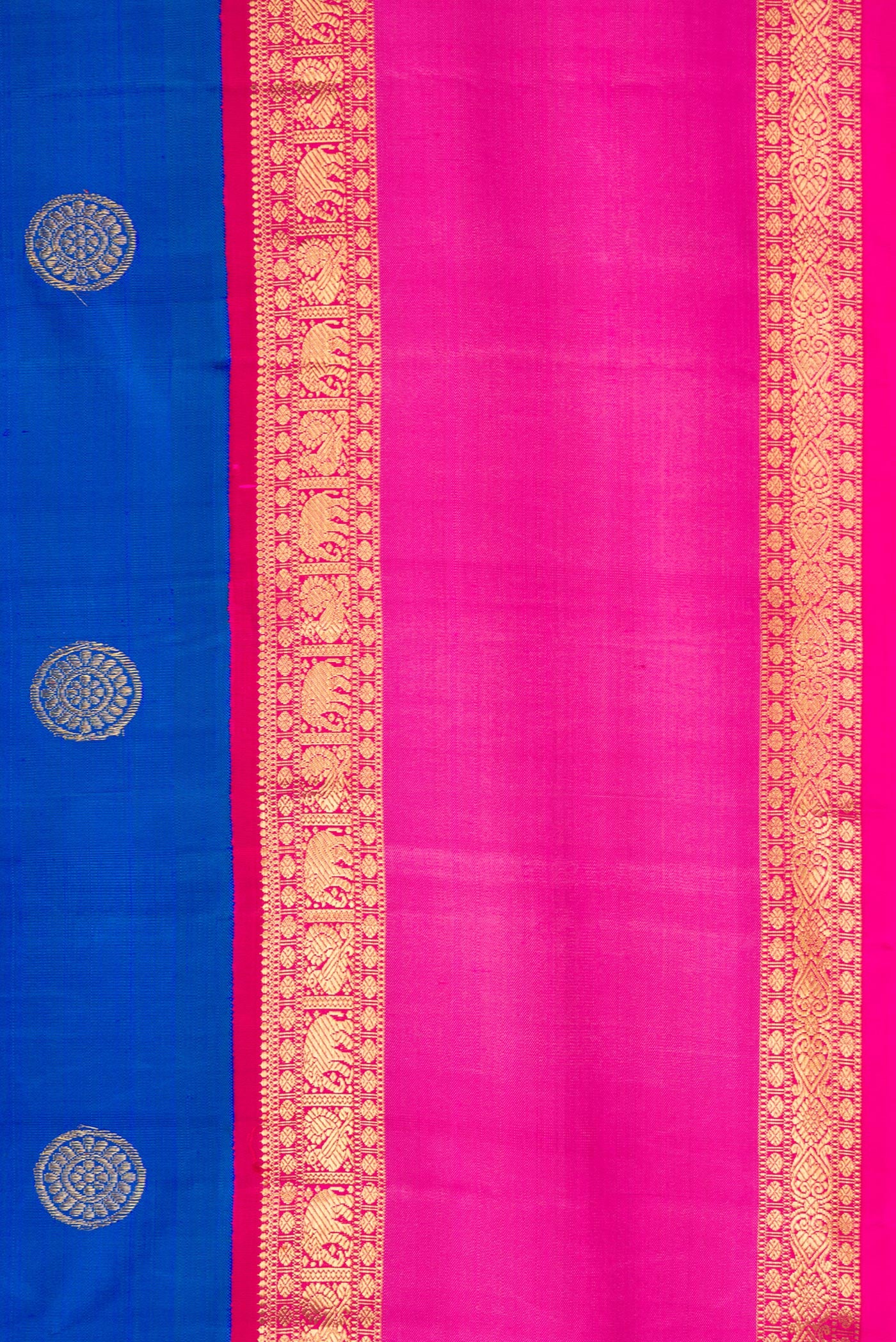 Border image of Pure Silk Pure Zari Royal Blue Dual Tone Kanjivaram Saree with Zari Butta on the body and Zari Border. 