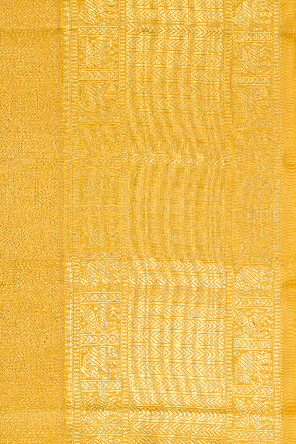 Border image of Pure Silk Pure Zari Mustard Dual Tone Kanjivaram Saree with Zari Brocade on the body and Zari Border. 