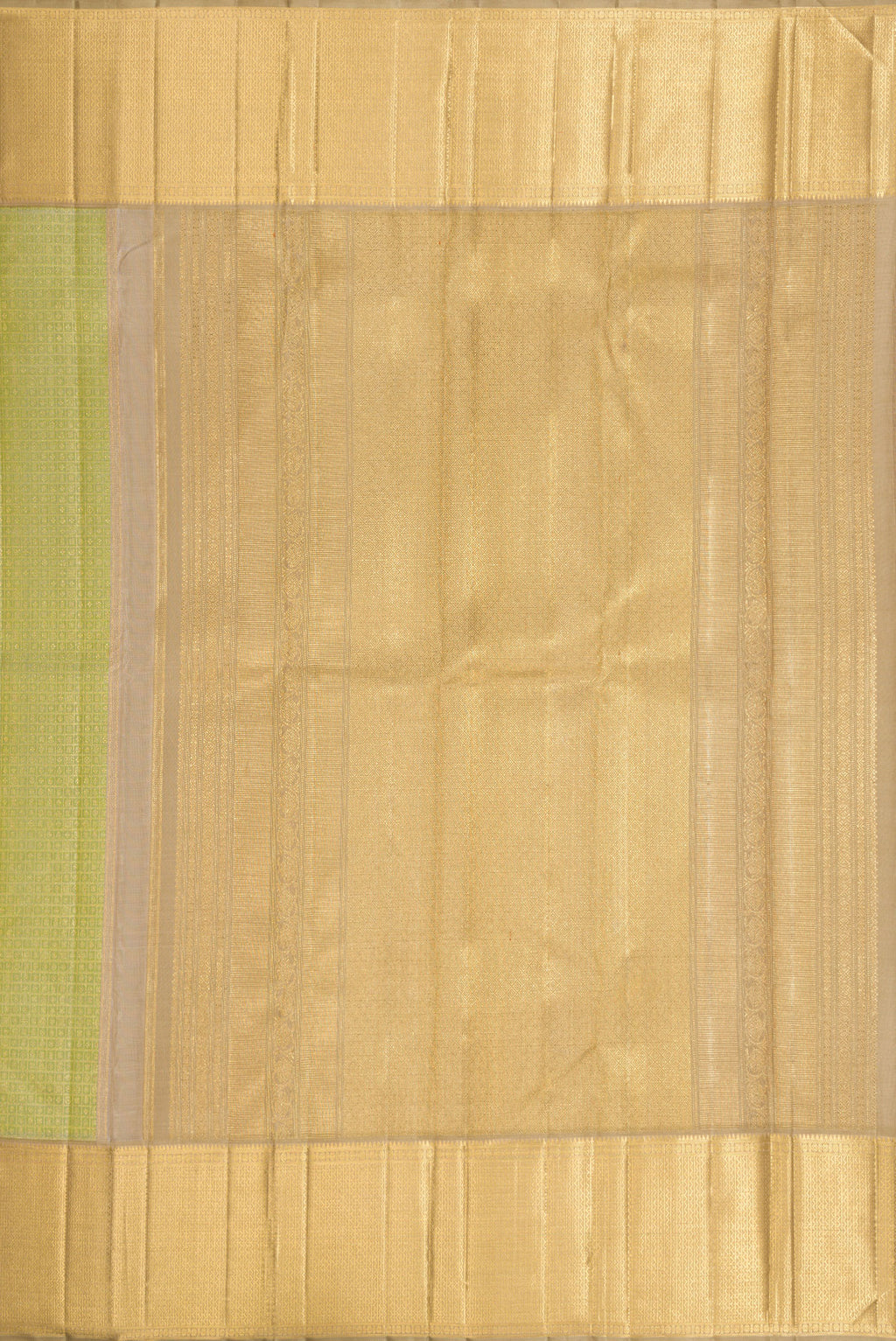Close up image of the pallu of Pure Silk Pure Zari Green Dual Tone Kanjivaram Saree with Zari Brocade on the body and Zari Border. 