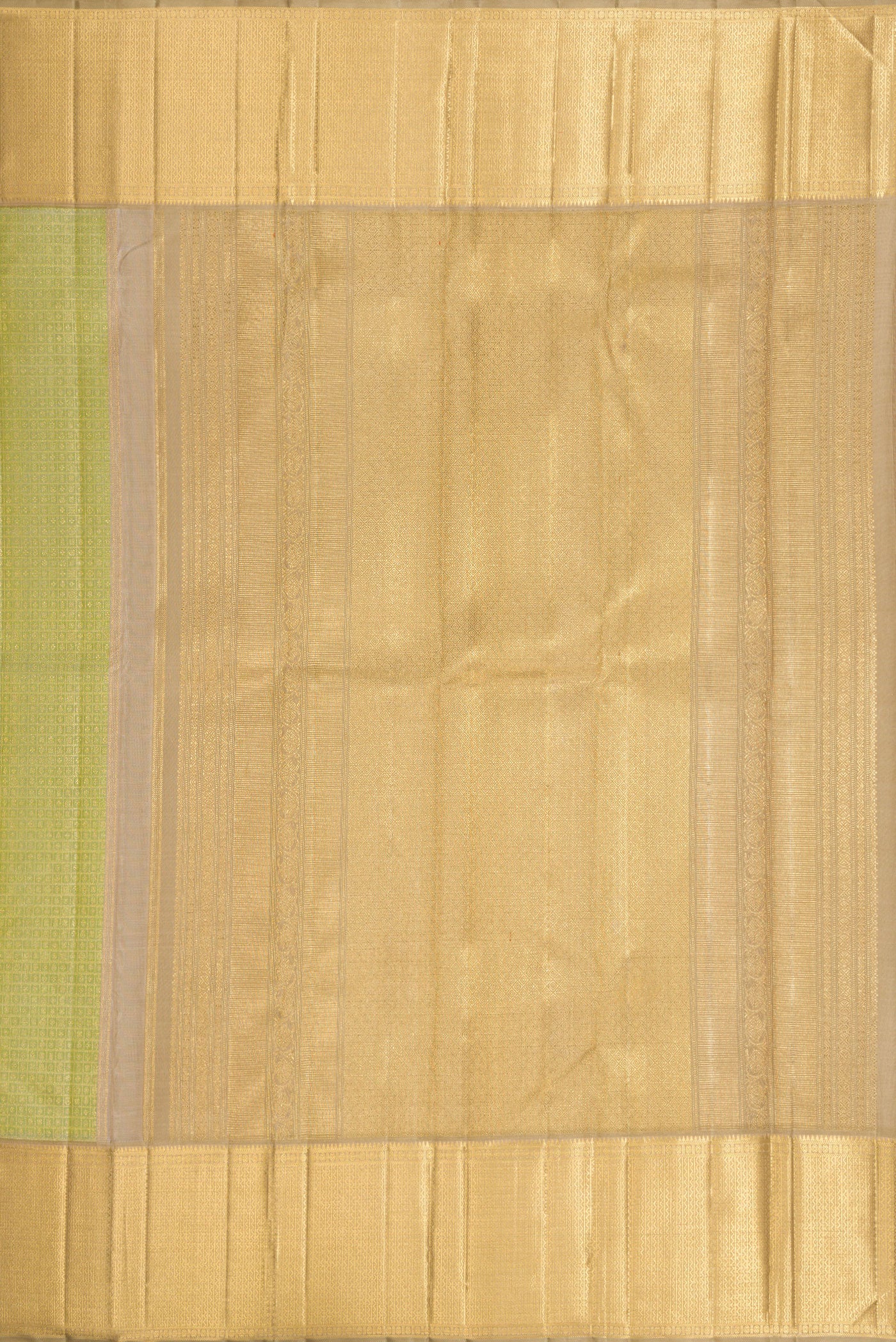 Close up image of the pallu of Pure Silk Pure Zari Green Dual Tone Kanjivaram Saree with Zari Brocade on the body and Zari Border. 