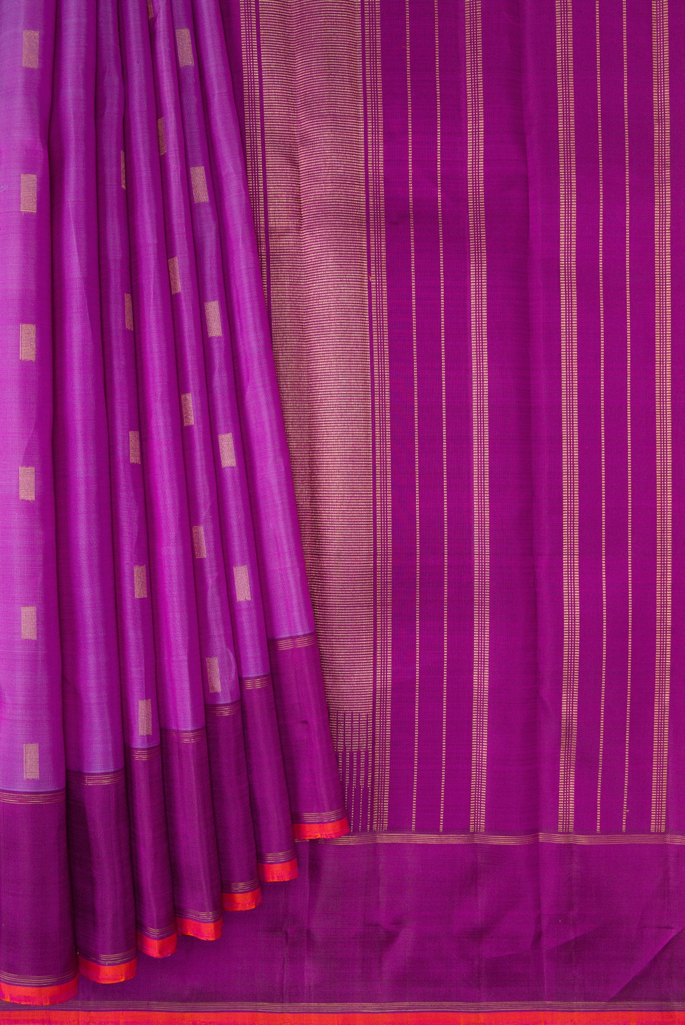 Pleats and pallu of Pure Silk Pure Zari Purple Dual Tone Kanjivaram Saree with Zari Butta on the body and Zari Border. 
