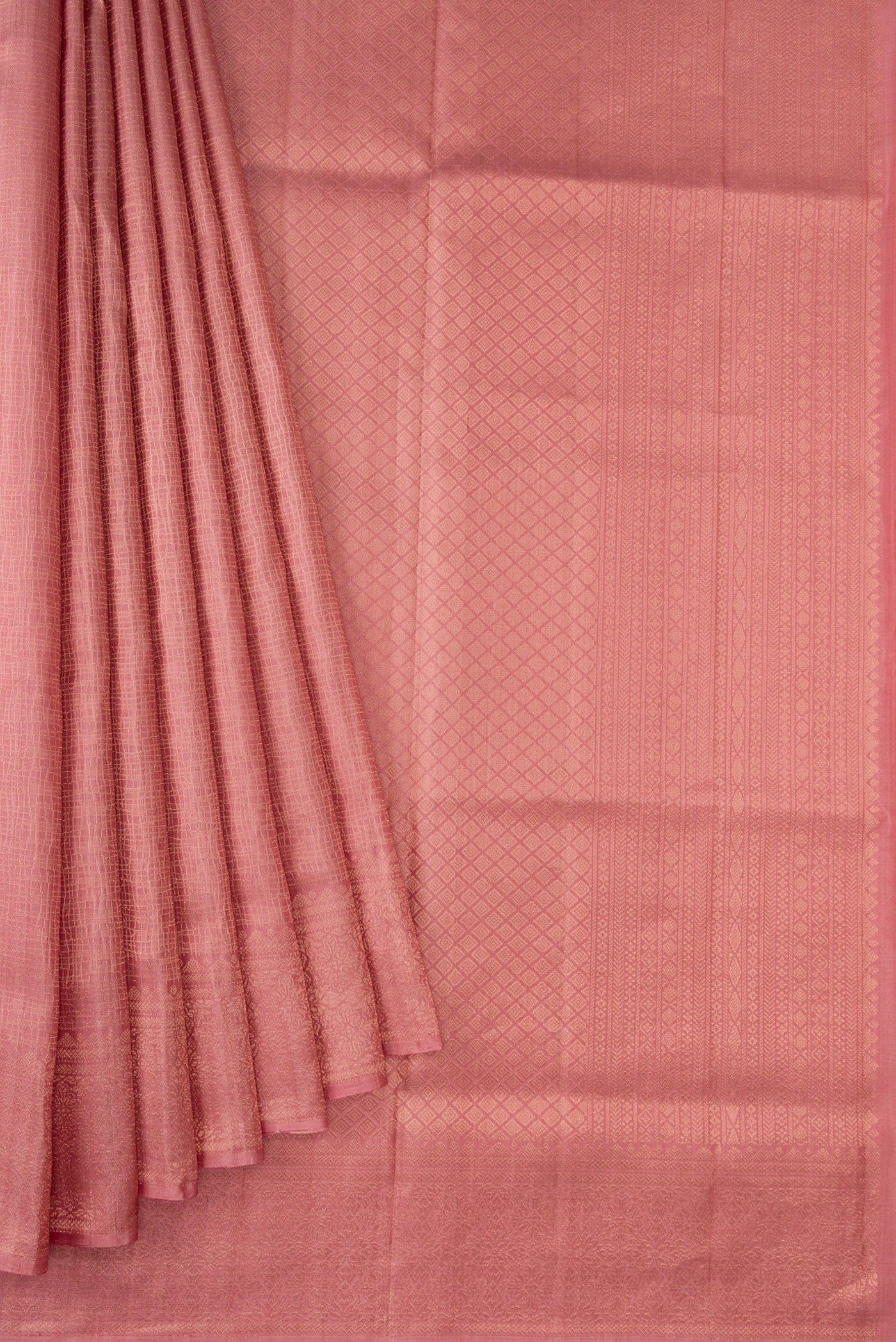 Pleats and pallu of Rose Gold Dual Tone Soft Silk Saree with Zari Brocade on the body and Zari Border. 