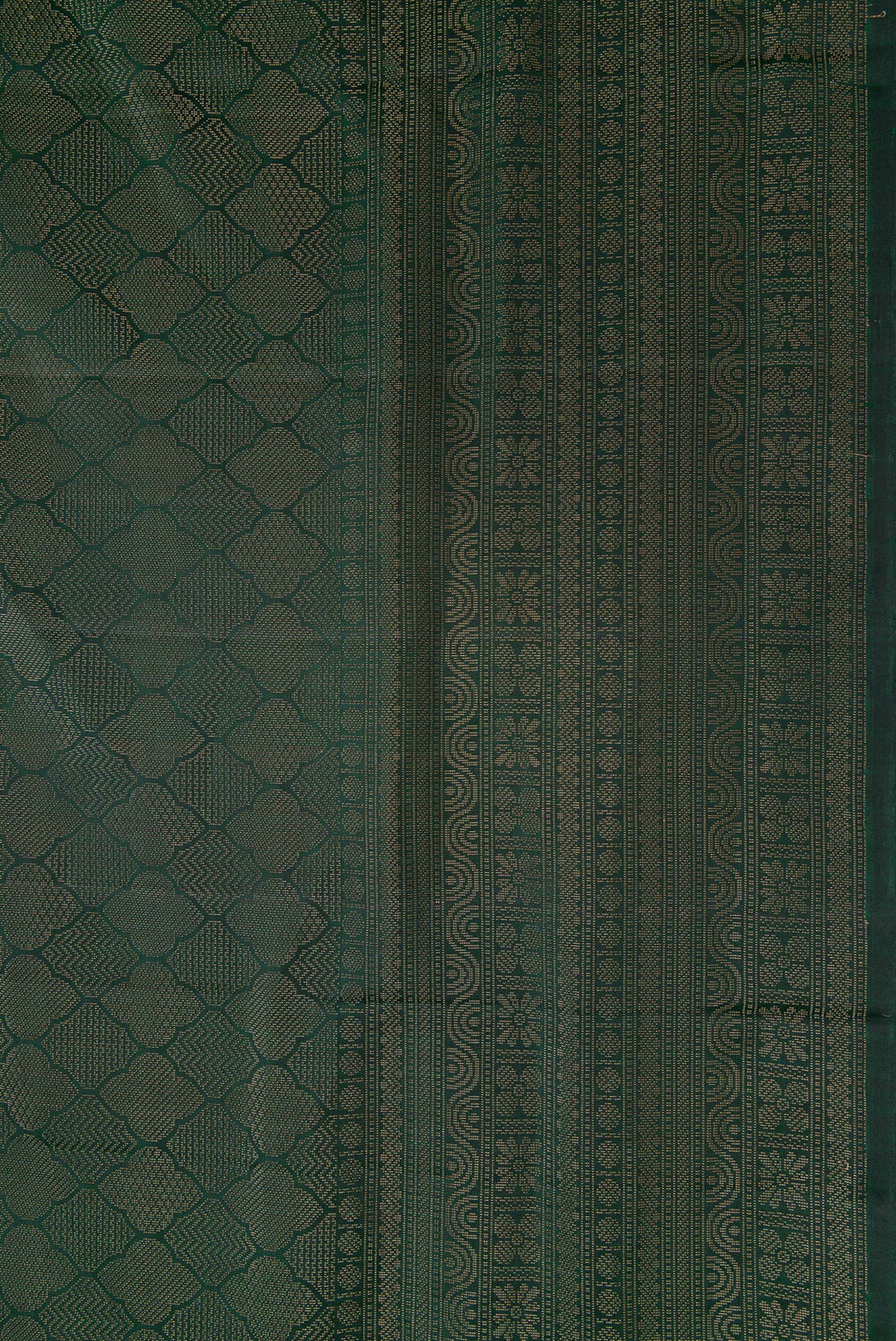 Border image of Bottle Green Dual Tone Soft Silk Saree with Zari Brocade on the body and Fancy Border. 