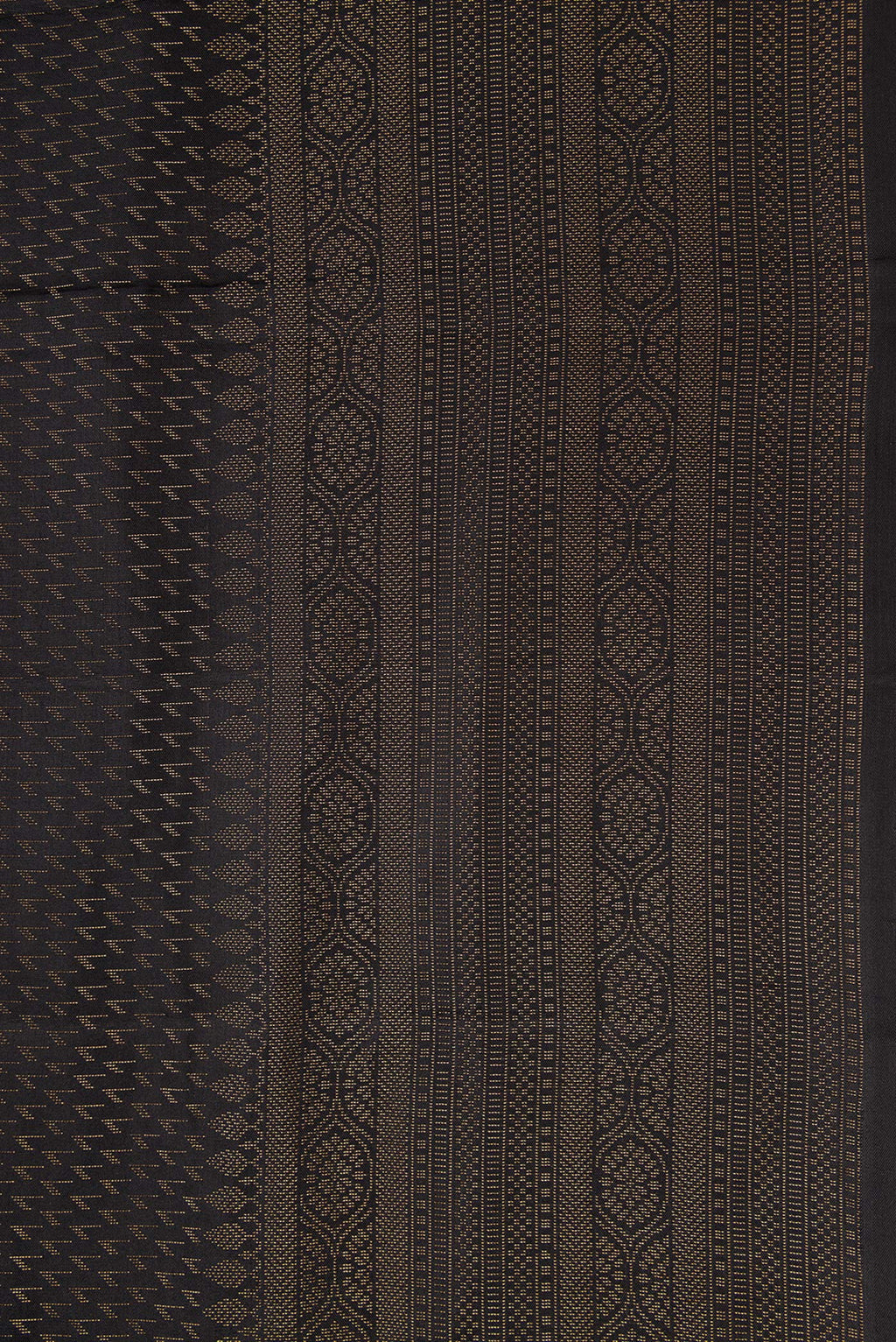 Border image of Black Dual Tone Soft Silk Saree with Zari Brocade on the body and Fancy Border. 