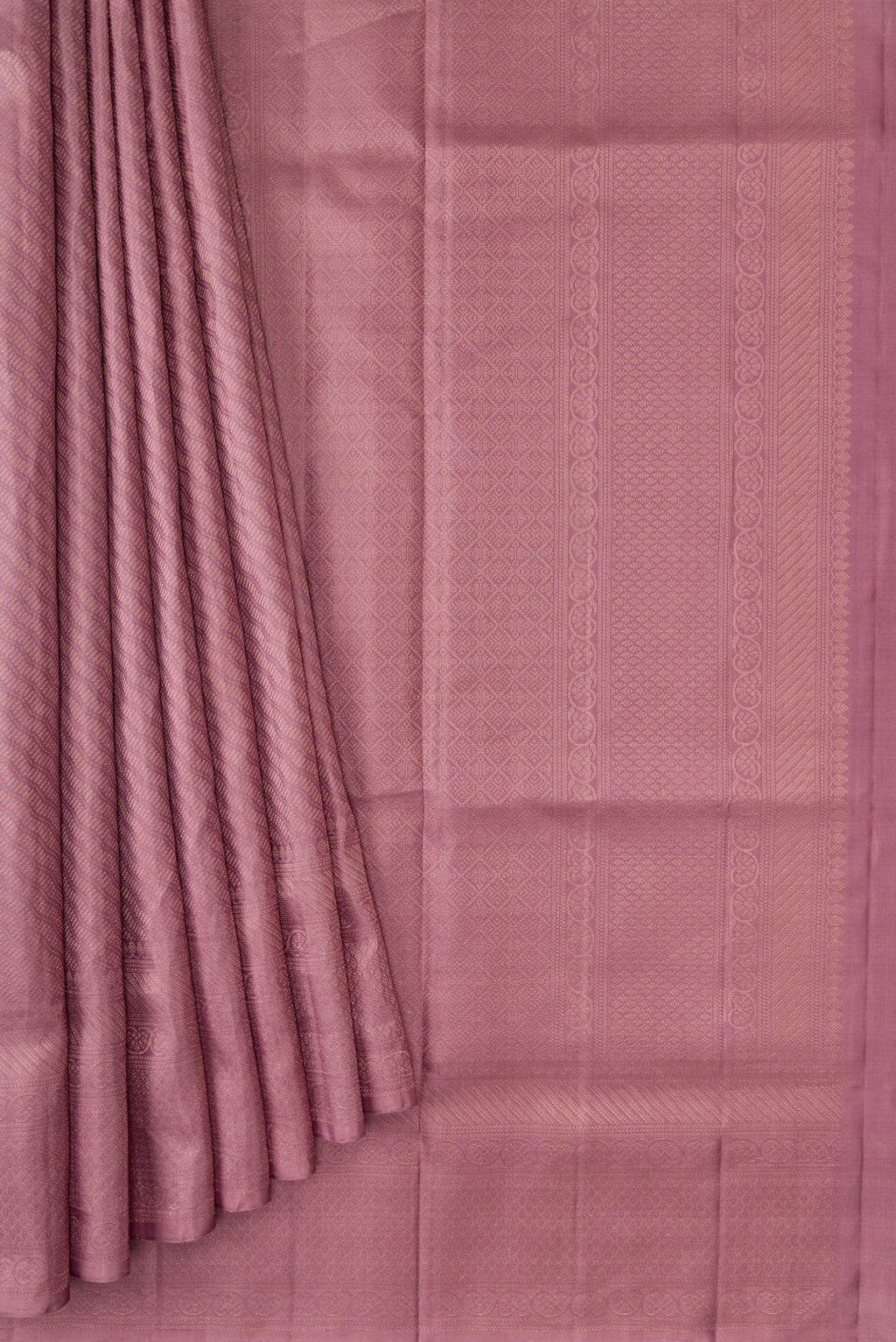 Pleats and pallu of Rose Gold Dual Tone Soft Silk Saree with Zari Brocade on the body and Zari Border. 