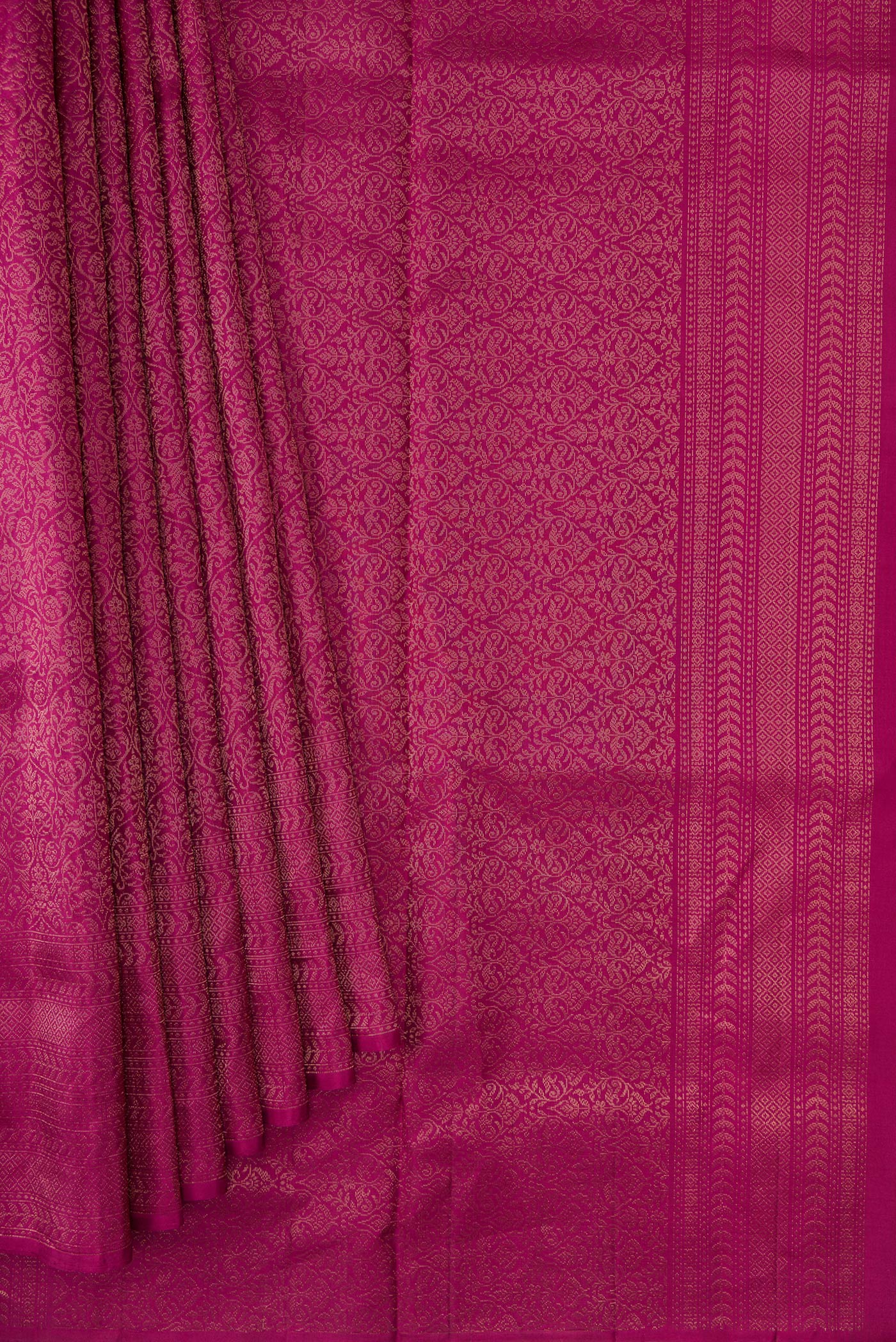 Pleats and pallu of Dark Pink Dual Tone Soft Silk Saree with Zari Brocade on the body and Fancy Border. 