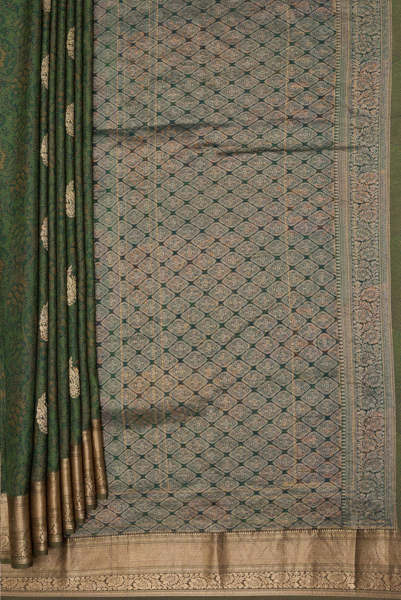 Pleats and pallu of Mehandi Green Kanchipuram Silk Saree with Printed design on the body and Zari Border. 