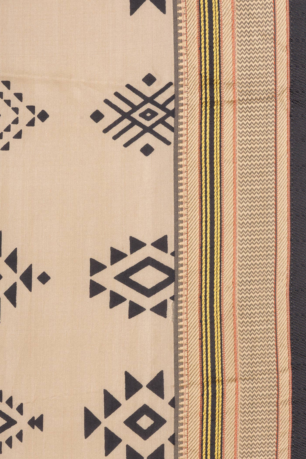 Border image of Beige Dual Tone Kanjivaram Silk Saree with Printed design on the body and Thread Border. 