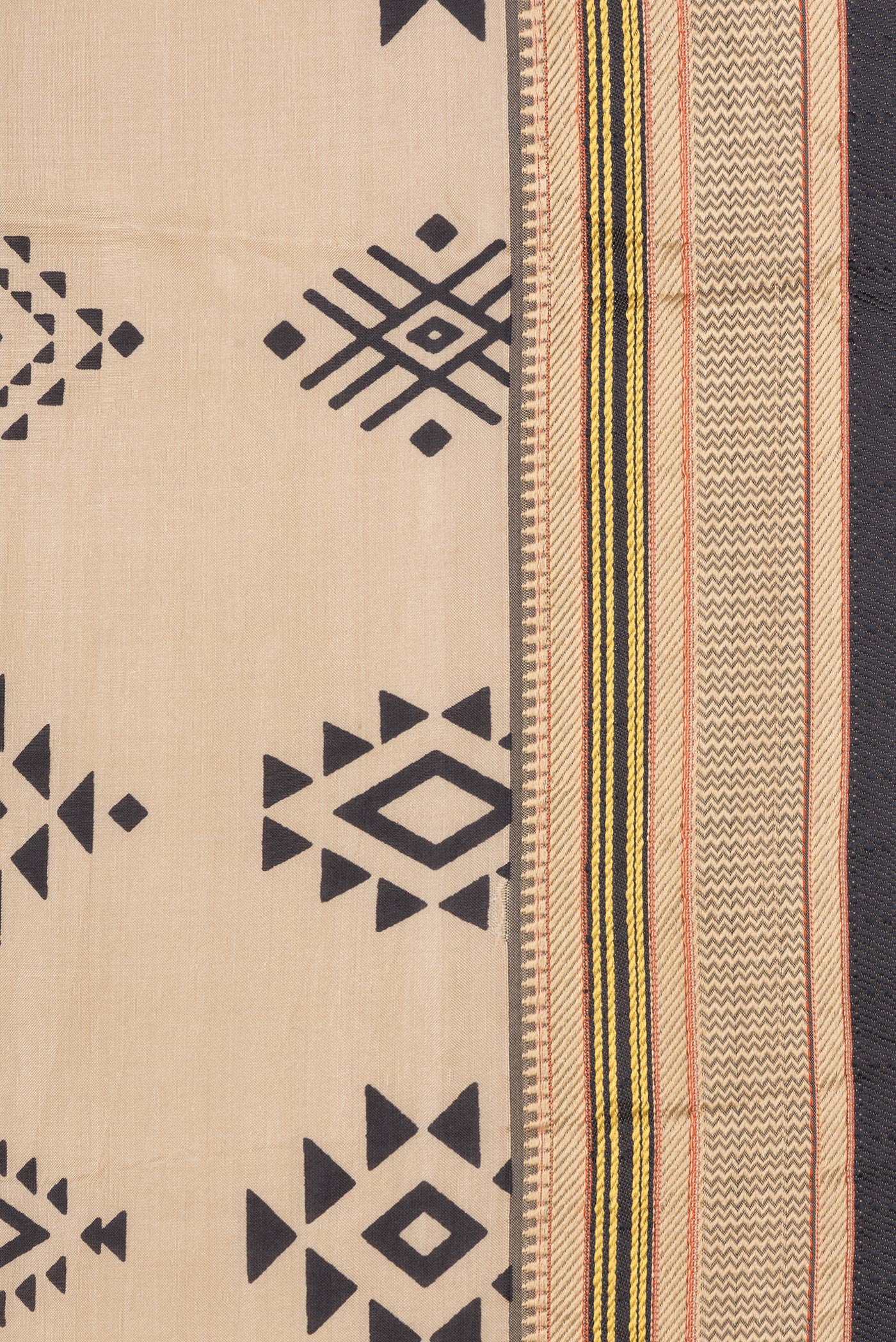 Border image of Beige Dual Tone Kanjivaram Silk Saree with Printed design on the body and Thread Border. 