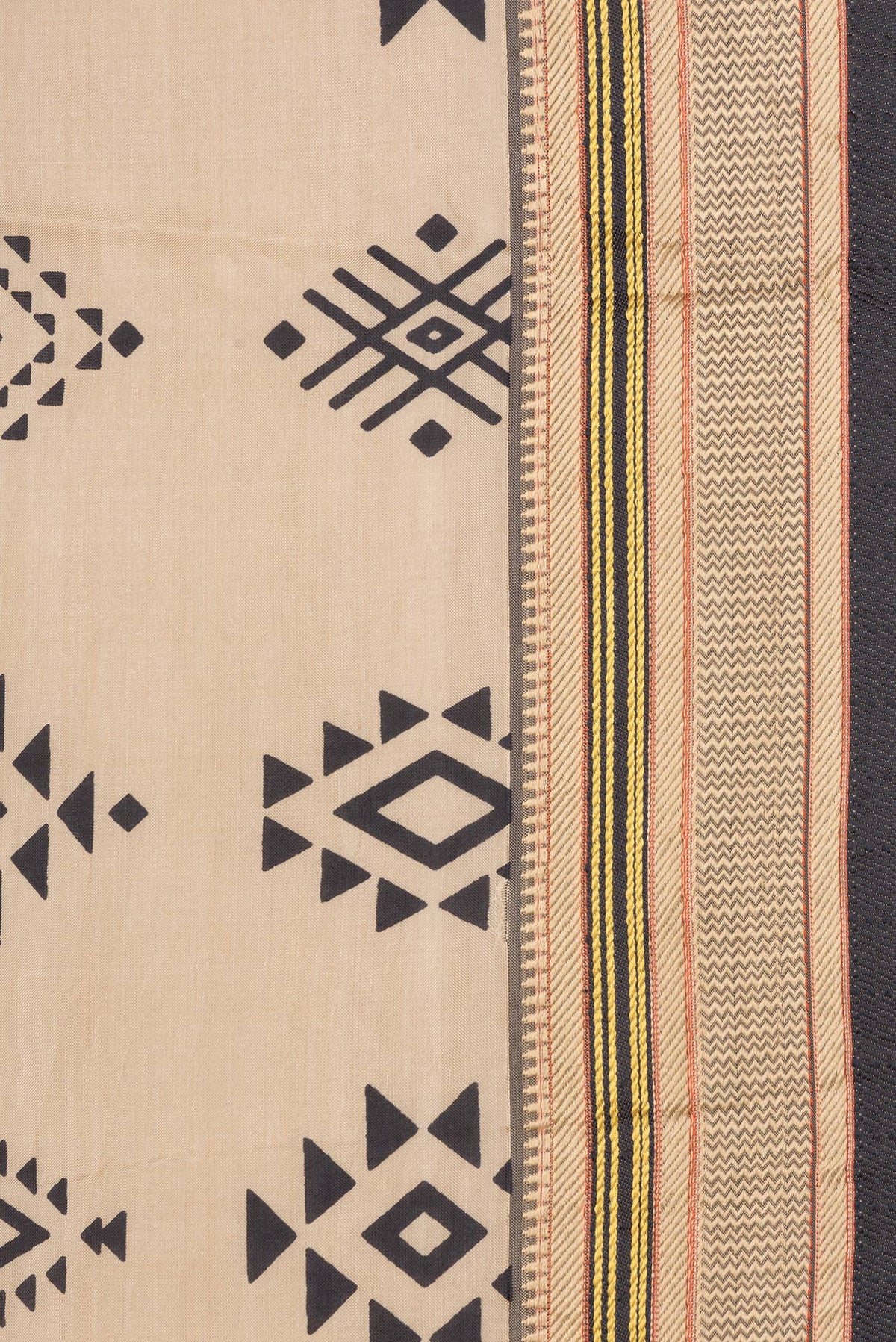 Border image of Beige Dual Tone Kanjivaram Silk Saree with Printed design on the body and Thread Border. 