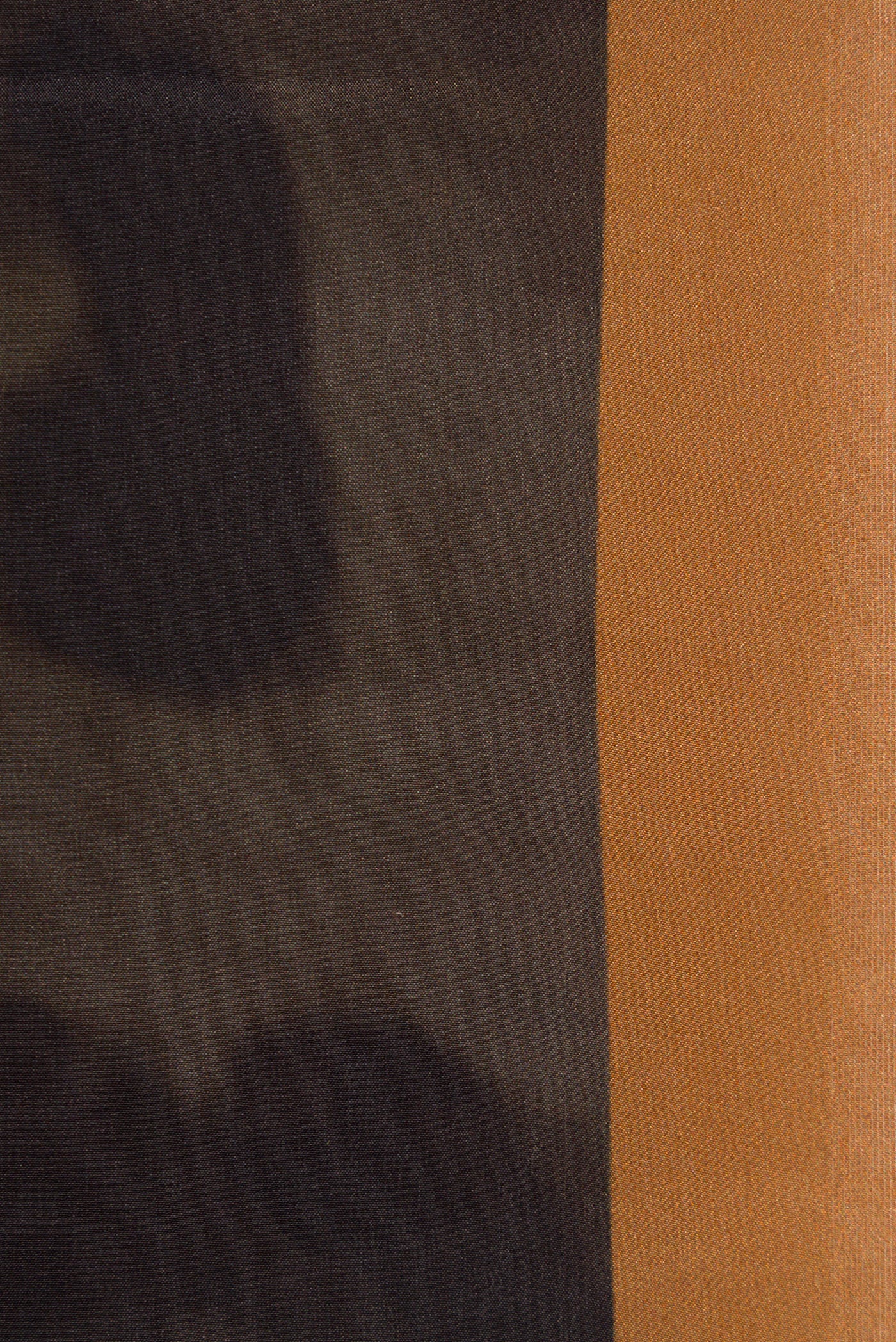 Border image of Black Dual Tone Mysore Crepe Saree with Printed design on the body and Plain Border. 