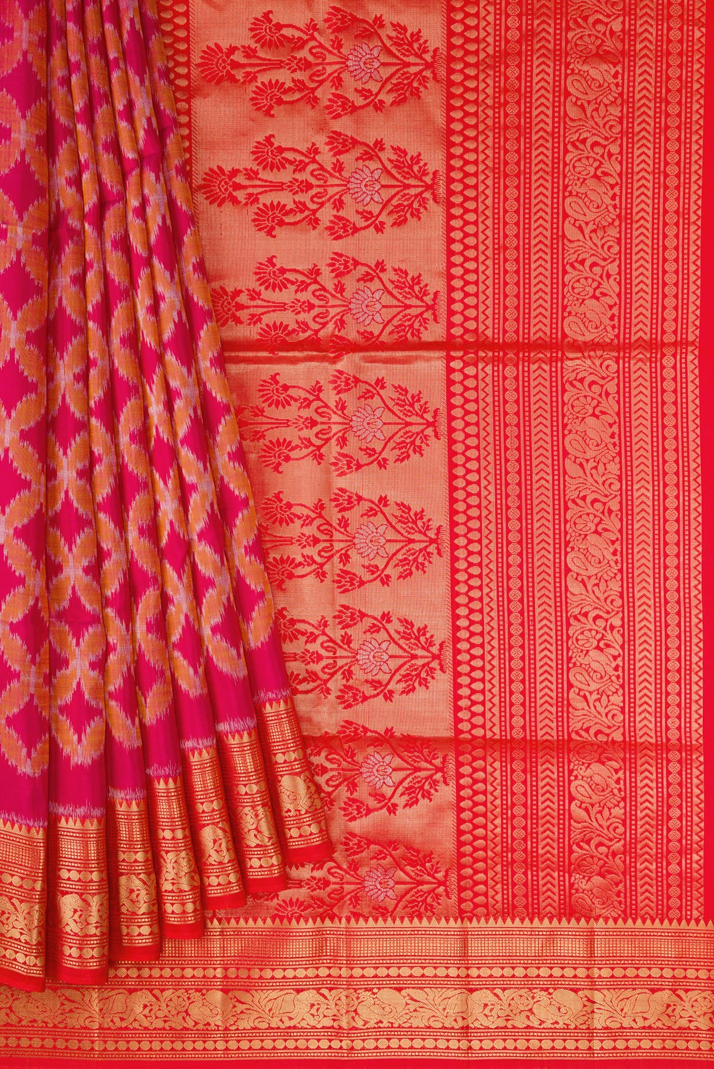 Pleats and pallu of Dark Pink Dual Tone Soft Silk Saree with Ikat Print on the body and Zari Border. 