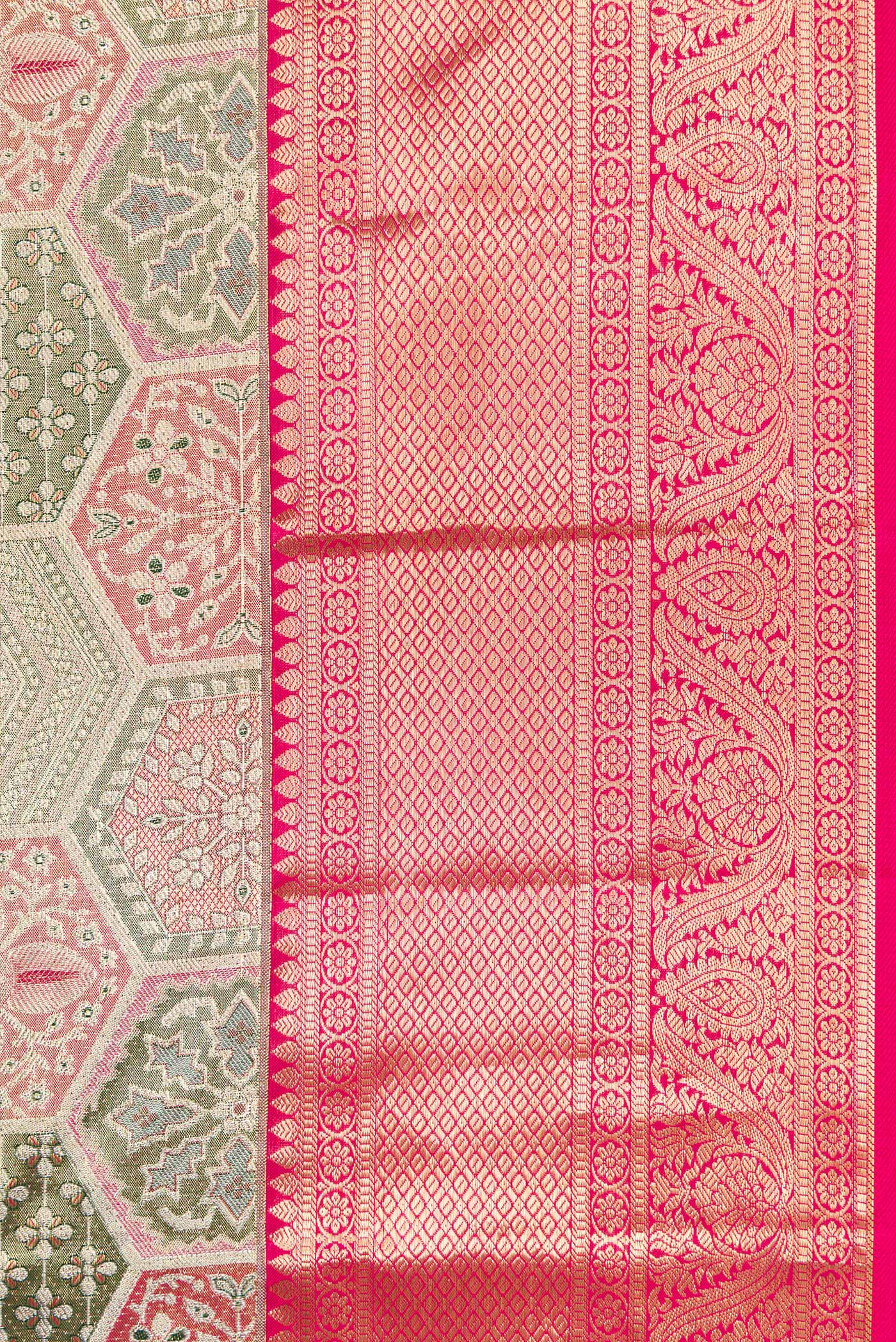 Border image of Gold Dual Tone Kanjivaram Tissue Silk Saree with Zari Brocade on the body and Zari Border. 