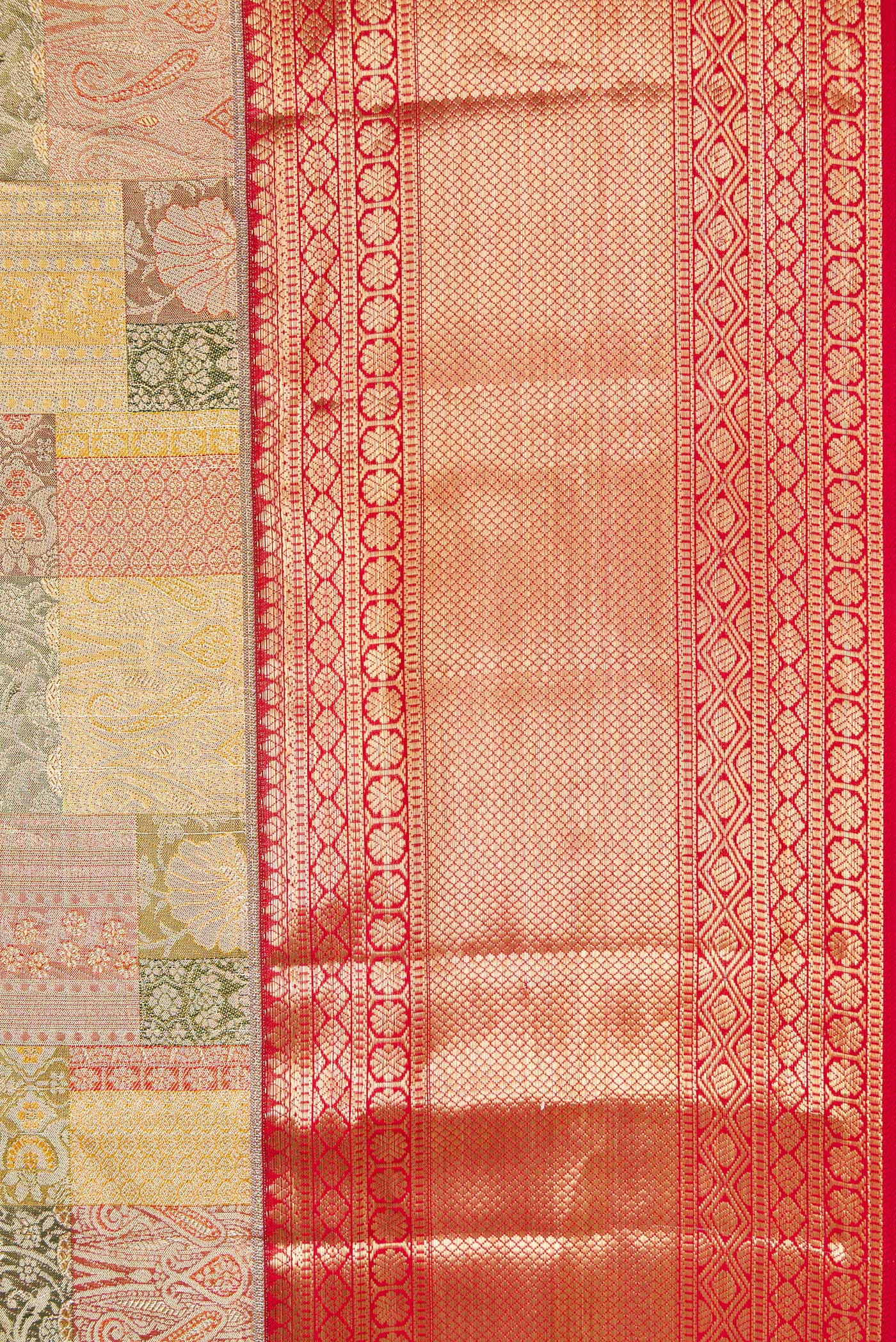Border image of Gold Dual Tone Kanjivaram Tissue Silk Saree with Zari Brocade on the body and Zari Border. 
