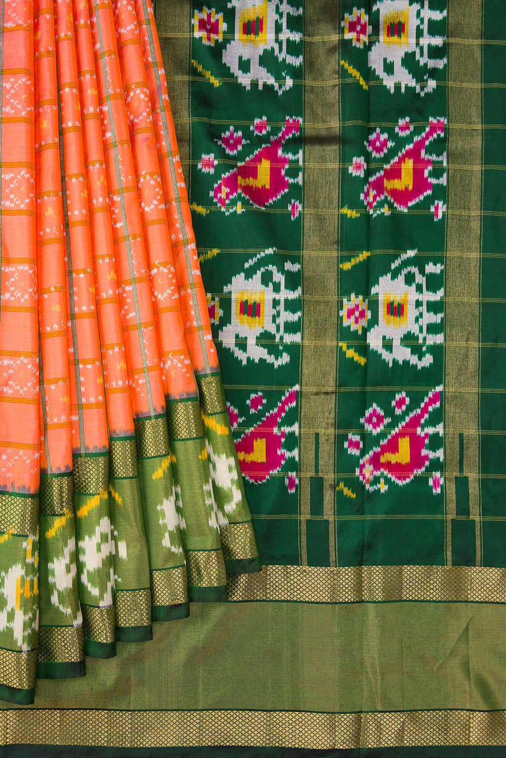 Pleats and pallu of Peach Dual Tone Double Ikat Saree with Ikat Print on the body and Ikat Border. 