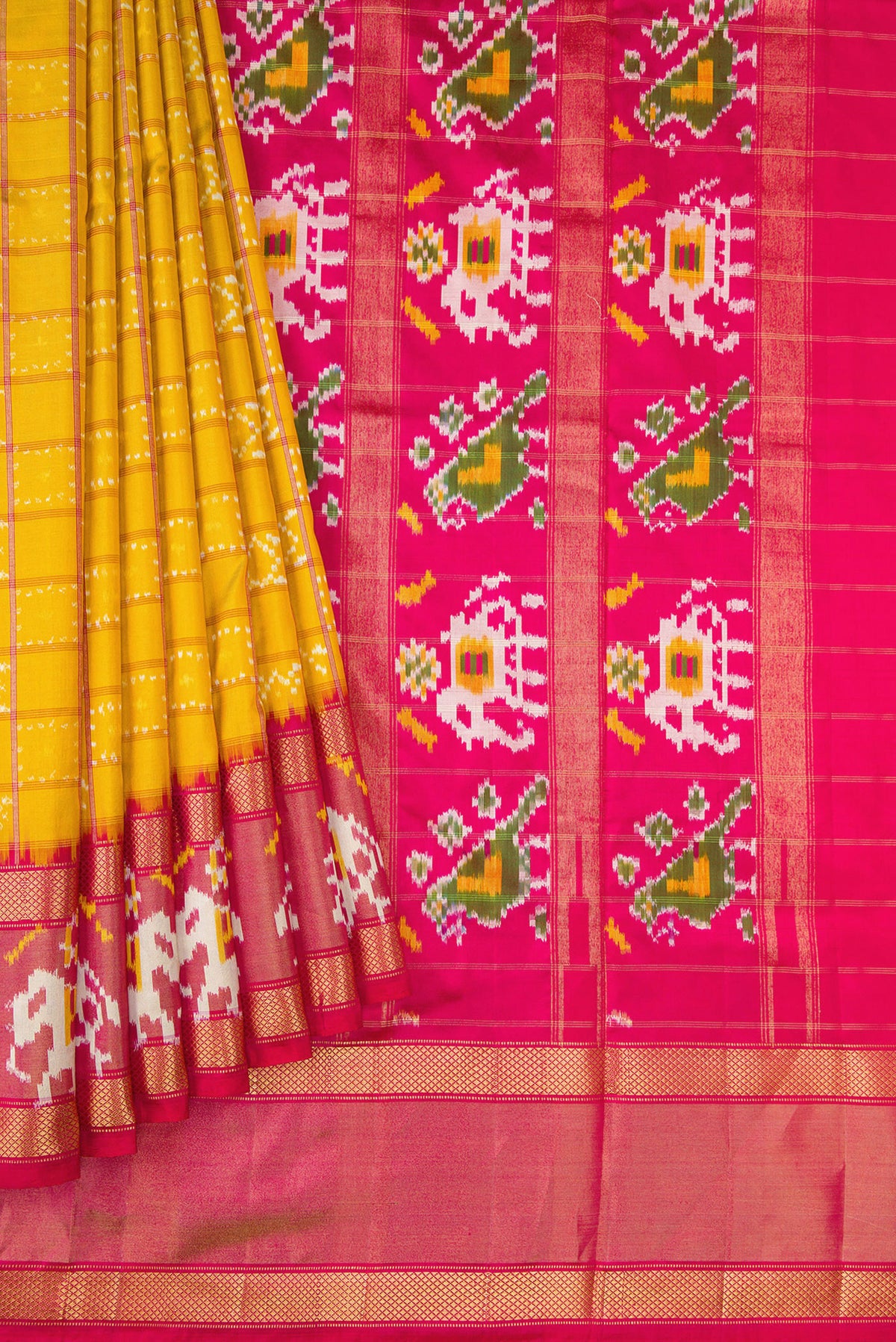 Pleats and pallu of Pink Dual Tone Double Ikat Saree with Ikat Print on the body and Ikat Border. 