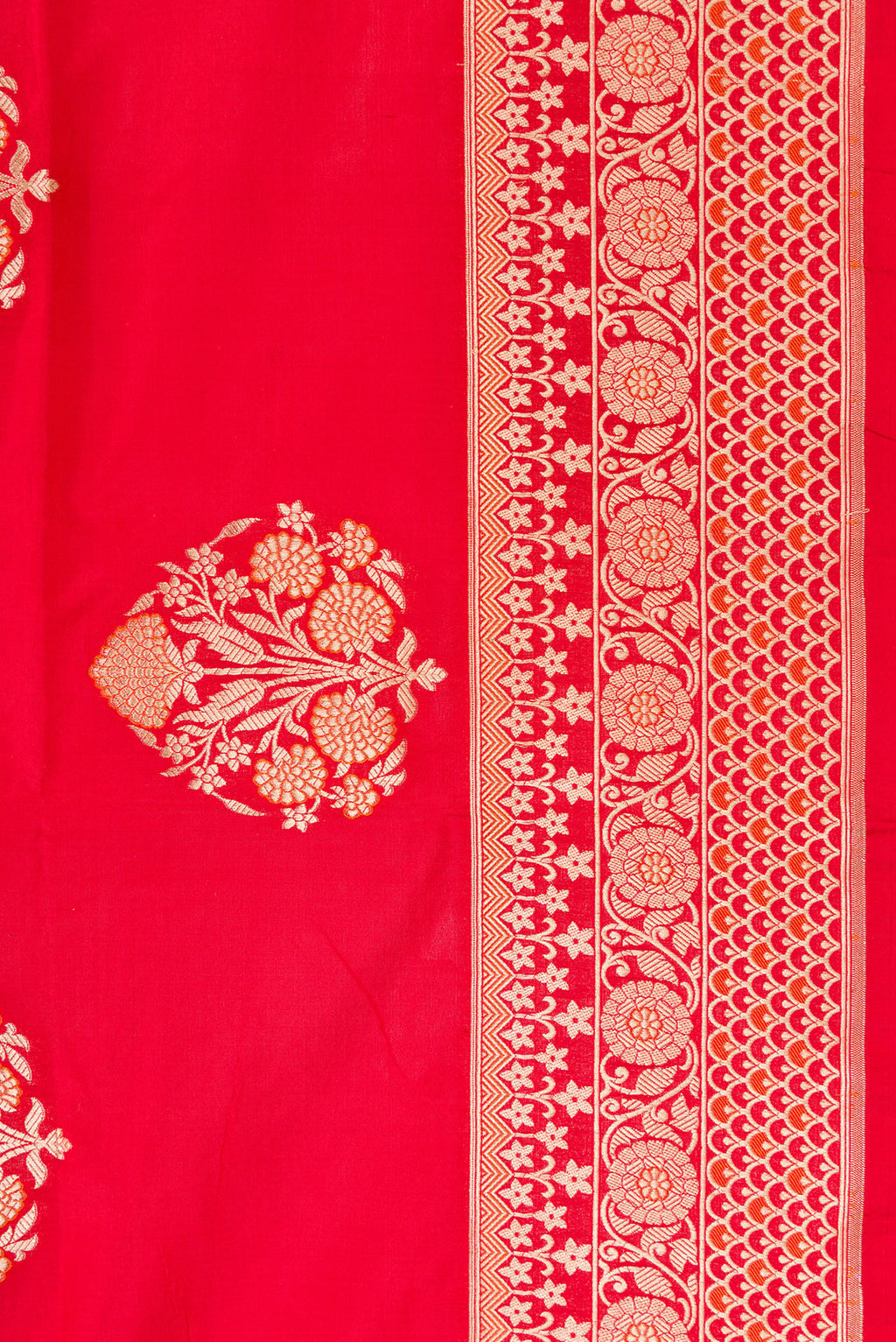 Border image of Red Dual Tone Banarasi Silk Saree with Zari And Thread Butta on the body and Zari Border. 