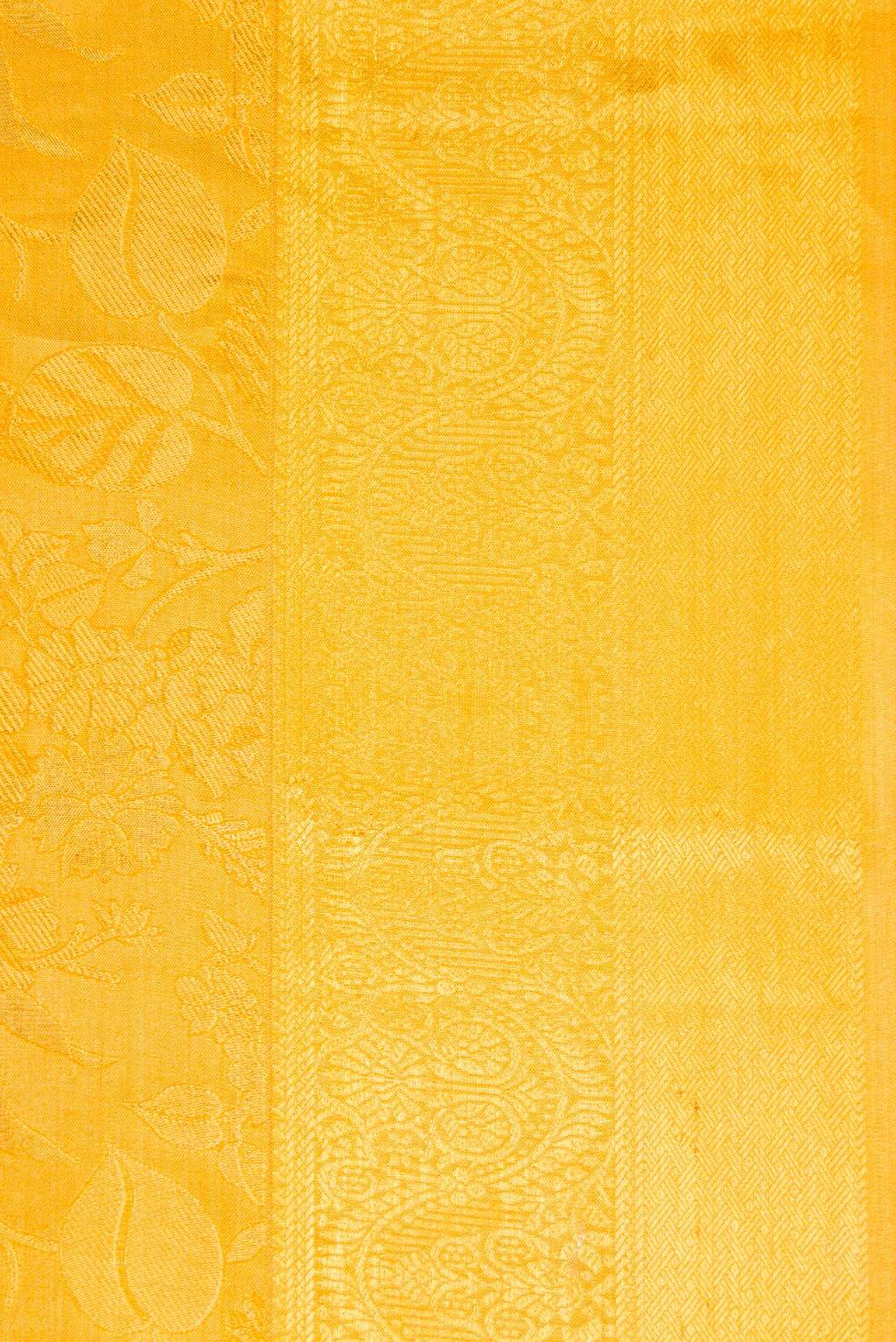 Border image of Gold Dual Tone Kanchipuram Tissue Silk Saree with Zari Brocade on the body and Zari Border. 