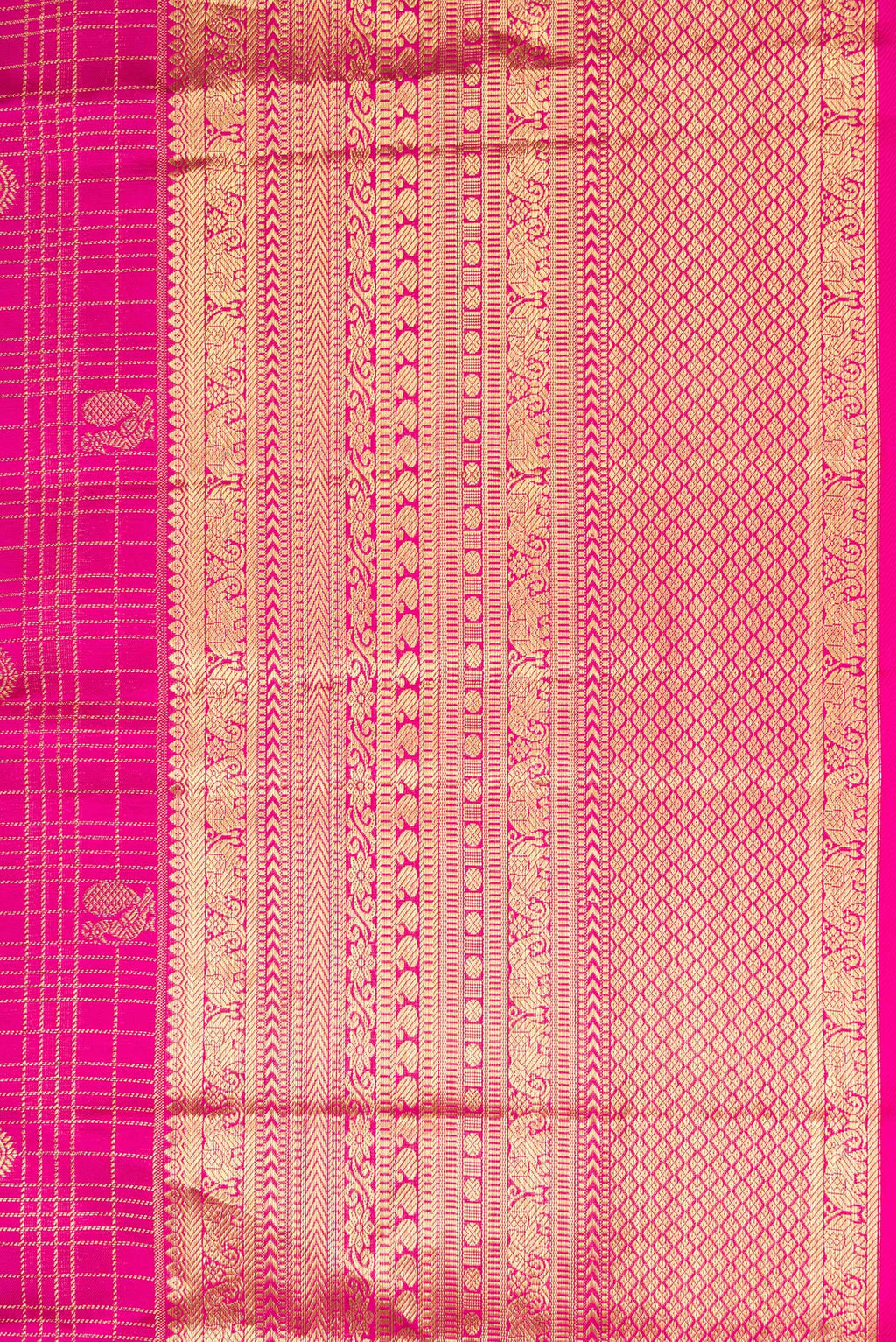 Border image of Pink Dual Tone Kanjivaram Silk Saree with Checked design on the body and Zari Border. 