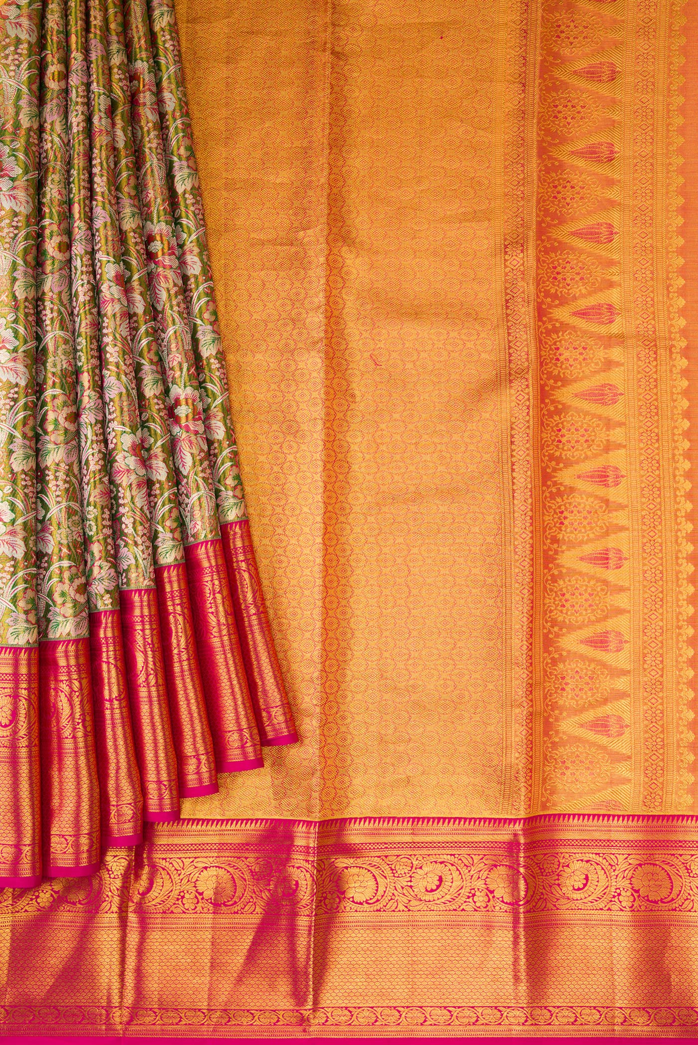 Pleats and pallu of Mehandi Green Dual Tone Kanjivaram Tissue Silk Saree with Zari Brocade on the body and Zari Border. 