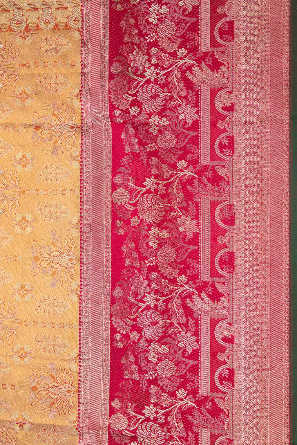 Border image of Gold Dual Tone Kanjivaram Tissue Silk Saree with Zari Brocade on the body and Zari Border. 