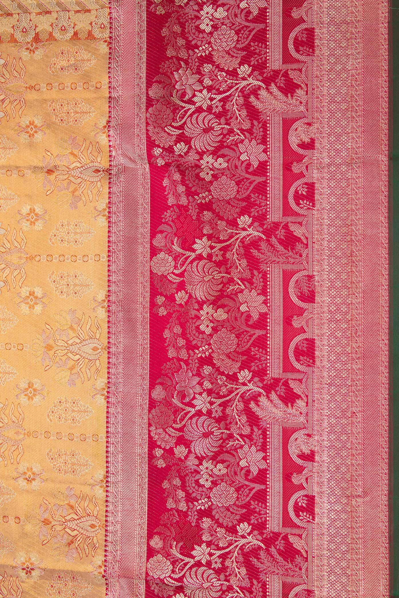 Border image of Gold Dual Tone Kanjivaram Tissue Silk Saree with Zari Brocade on the body and Zari Border. 
