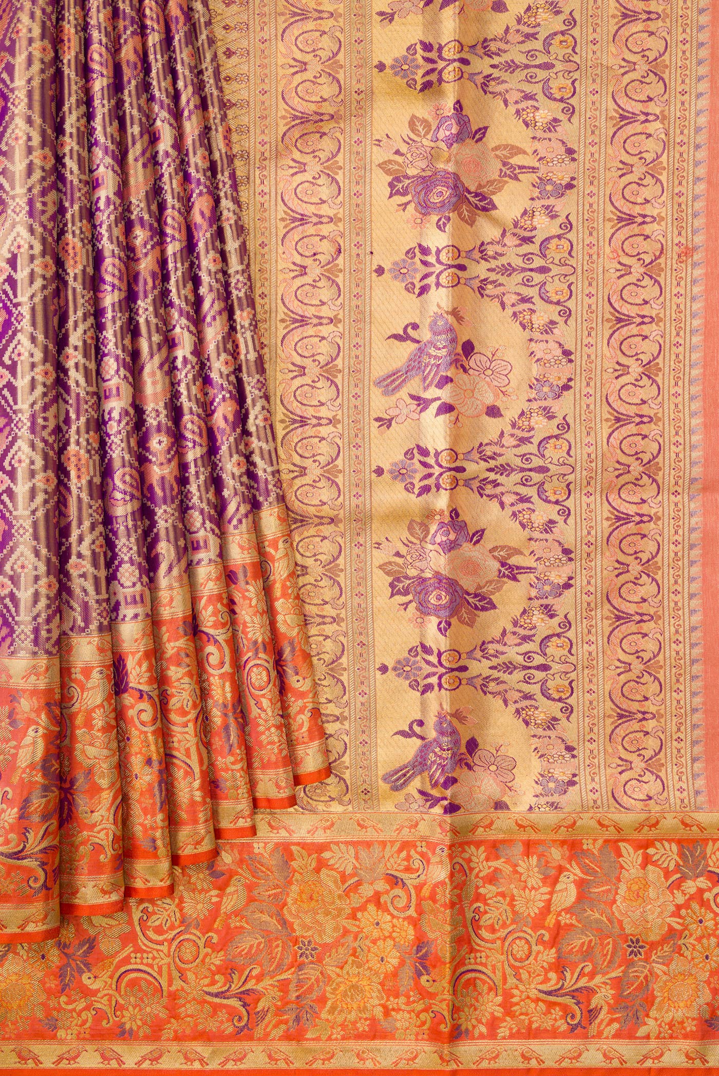 Pleats and pallu of Lavender Dual Tone Kanjivaram Tissue Silk Saree with Zari Brocade on the body and Zari Border. 