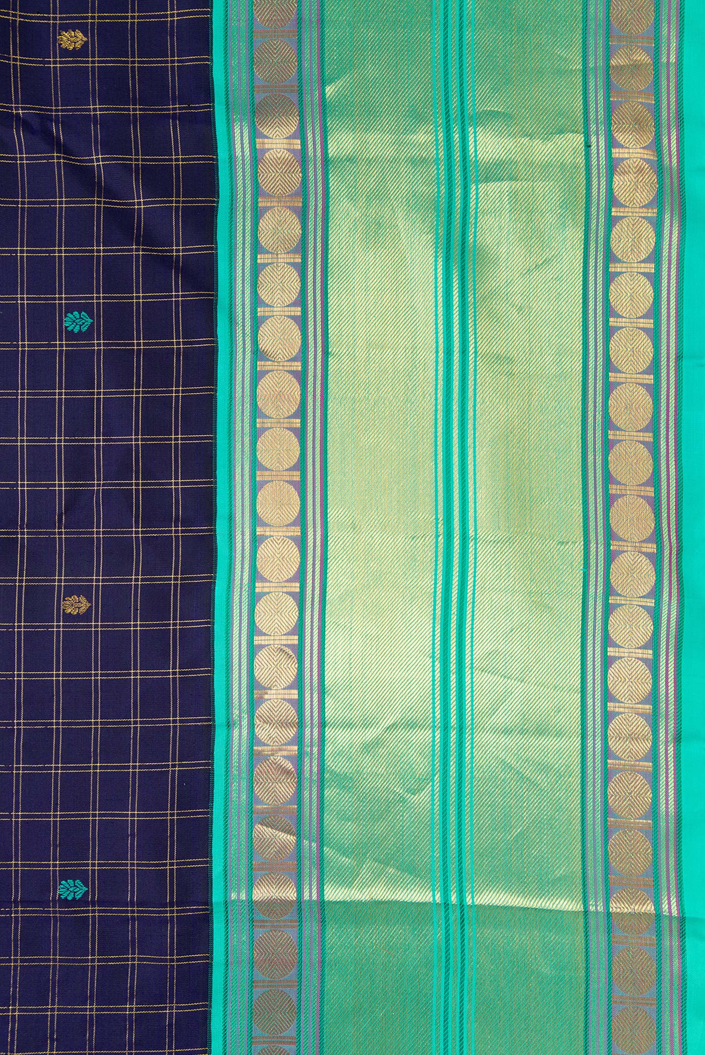 Border image of Royal Blue Dual Tone Kanjivaram Silk Saree with Zari Butta on the body and Zari Border. 
