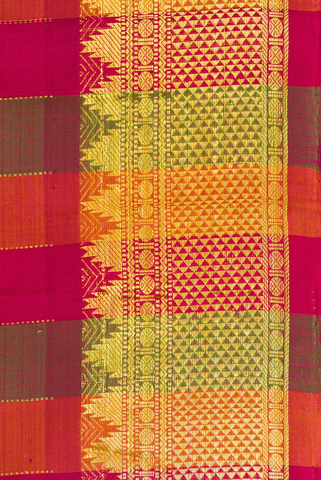 Border image of Pure Silk Pure Zari Maroon, Bottle Green and Musturd Color Kanchipuram Nine Yards Saree with Checked design on the body and Zari Border. 