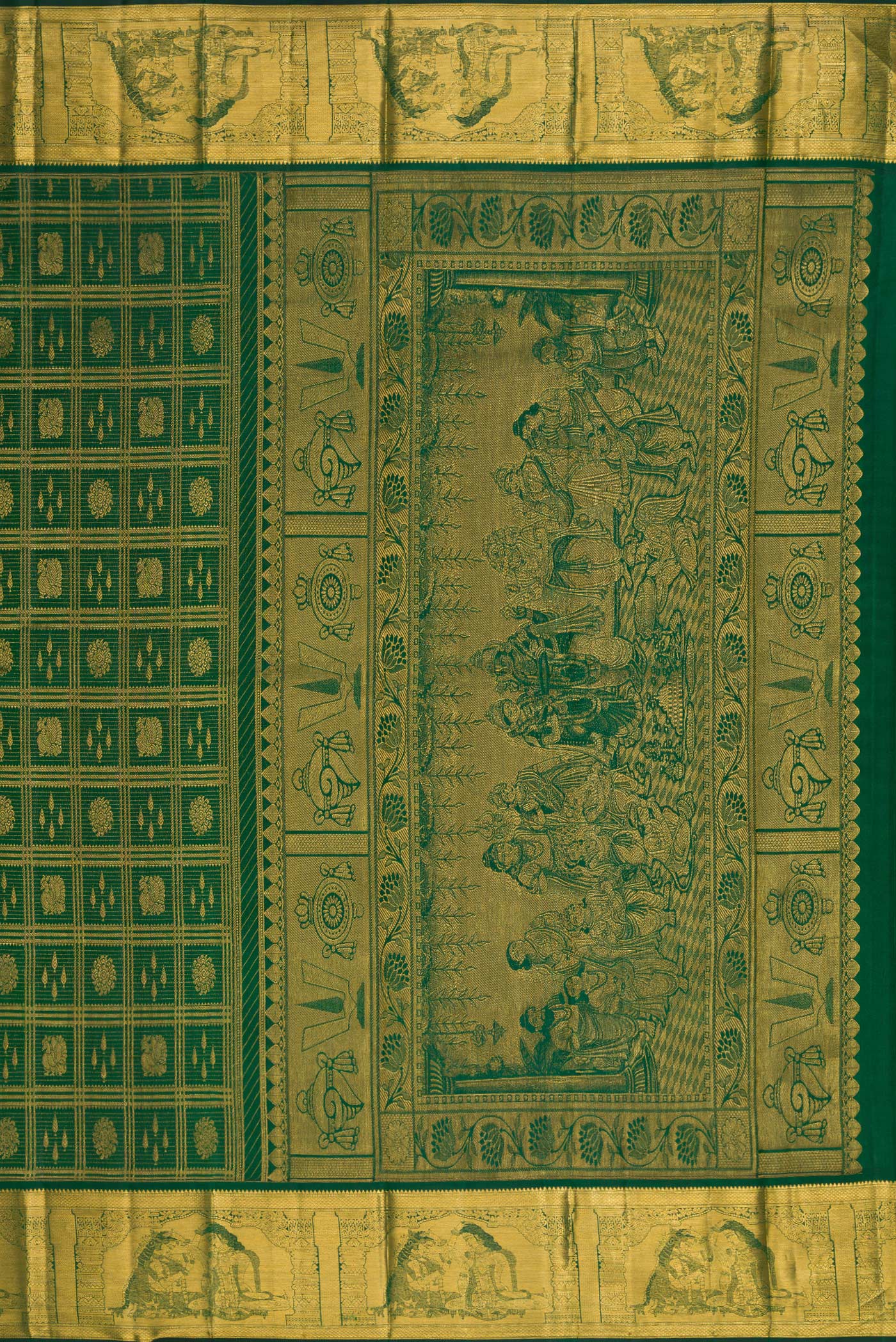 Close up image of the pallu of Bottle Green Kanchipuram Silk Saree with Zari Brocade on the body and Zari Border. 