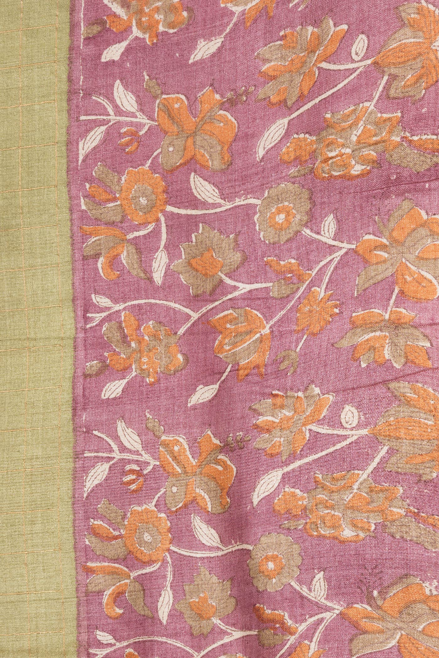 Border image of Mehandi Green Dual Tone Tussar Silk Saree with Checked design on the body and Printed Border. 