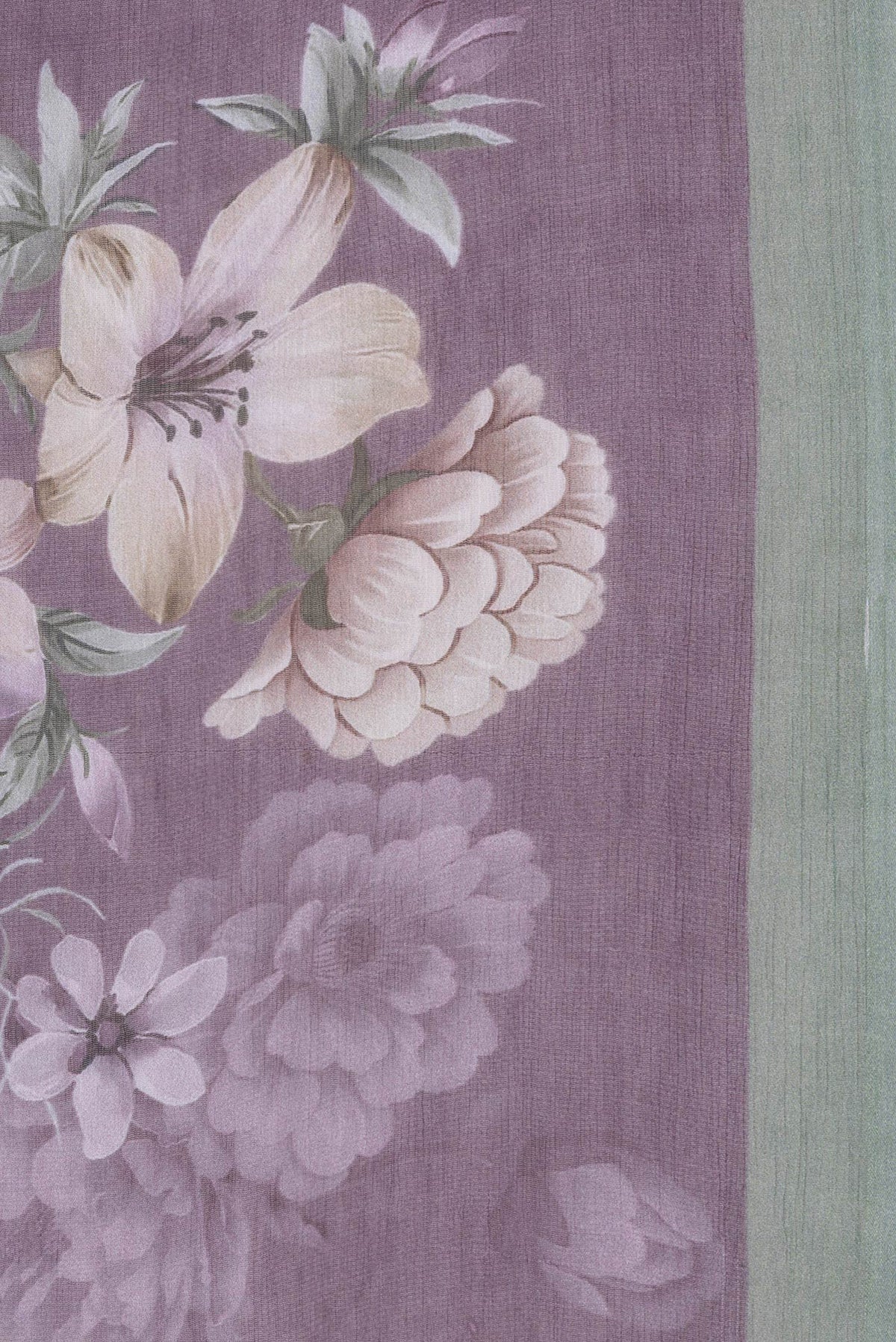 Border image of Purple Dual Tone Mysore Chiffon Saree with Printed design on the body and Plain Border. 