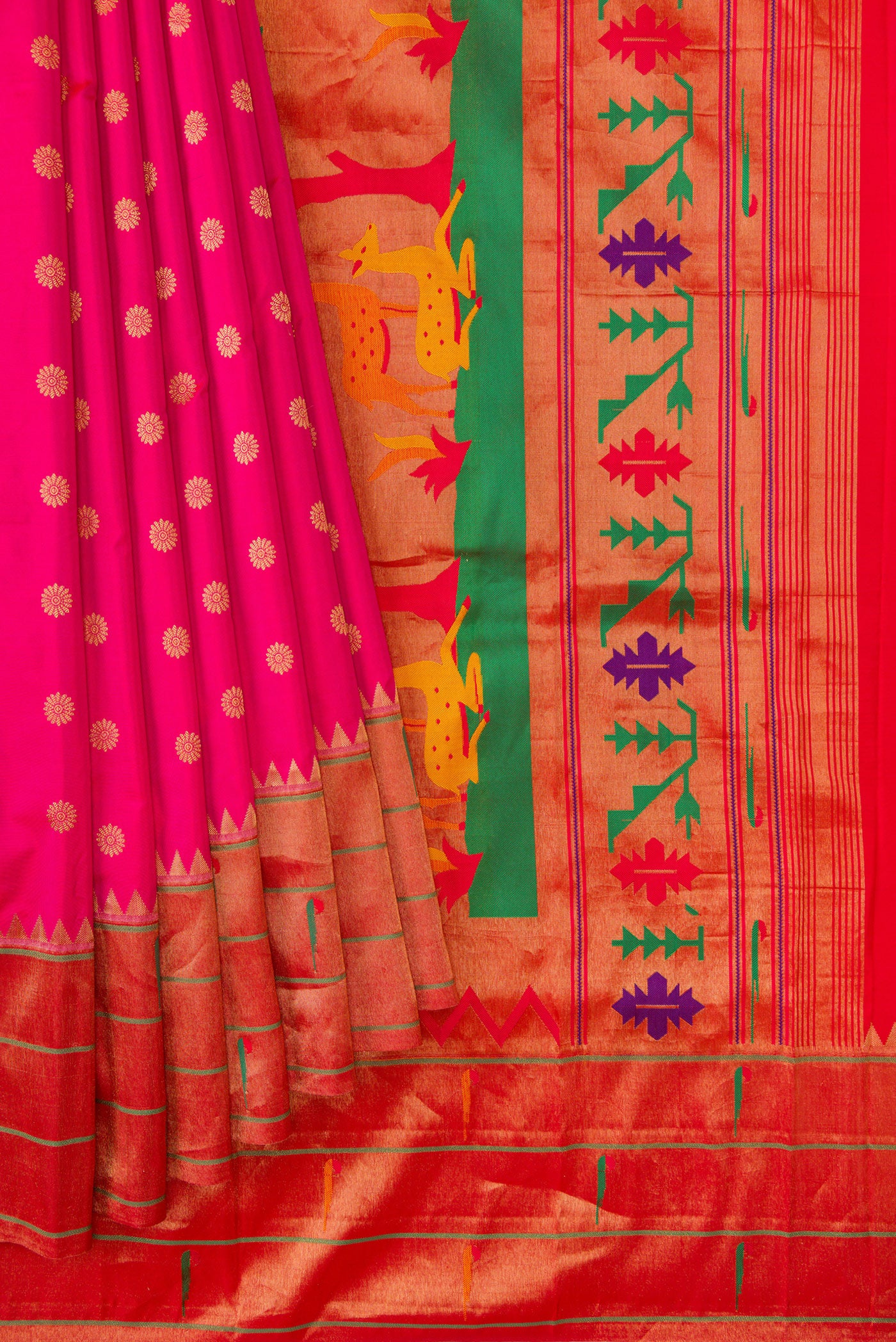 Pleats and pallu of Pink Dual Tone Paithani Silk Saree with Zari Butta on the body and Paithani Border. 