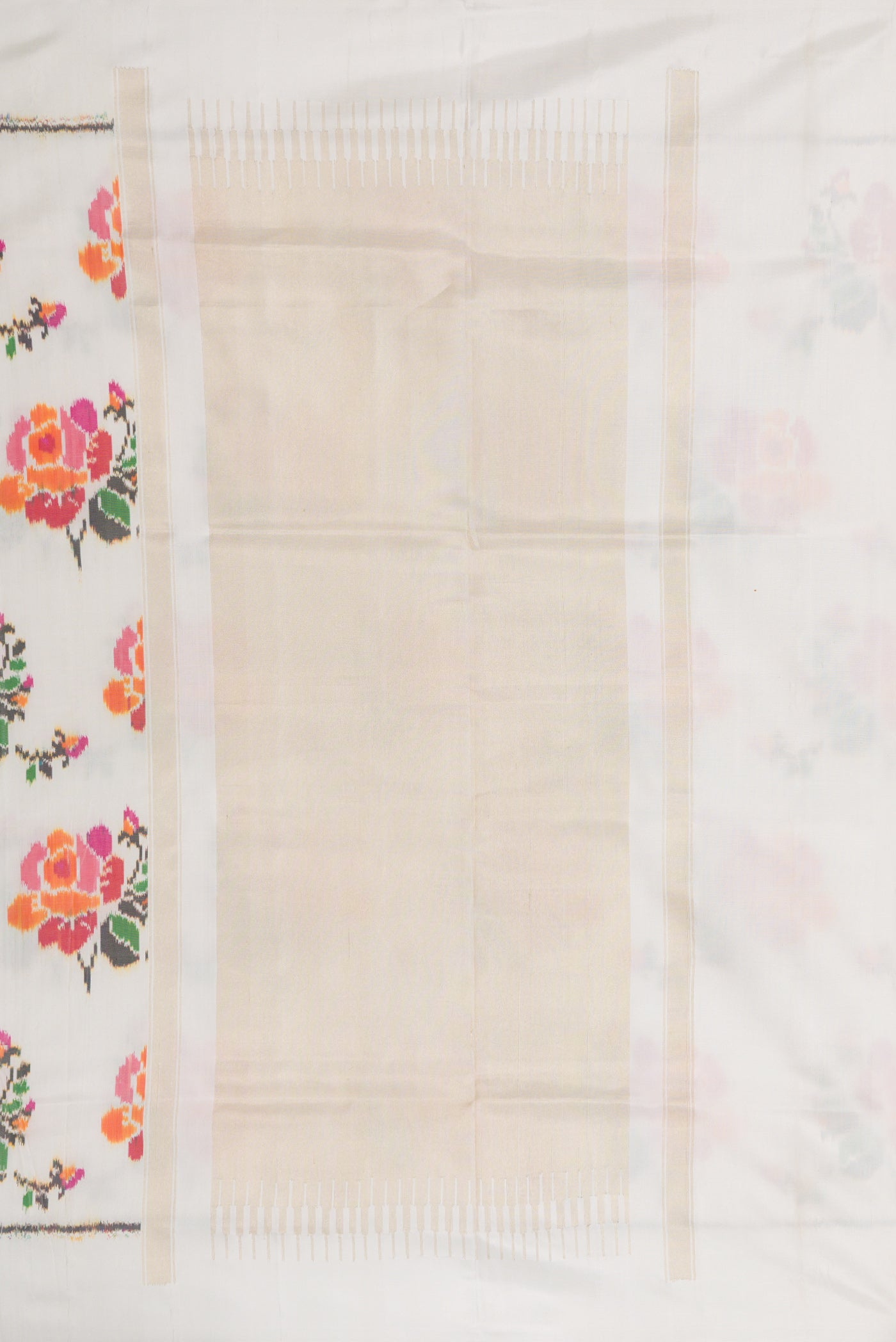Close up image of the pallu of Off White Dual Tone Double Ikat Saree with Ikat Print on the body and Plain Border. 