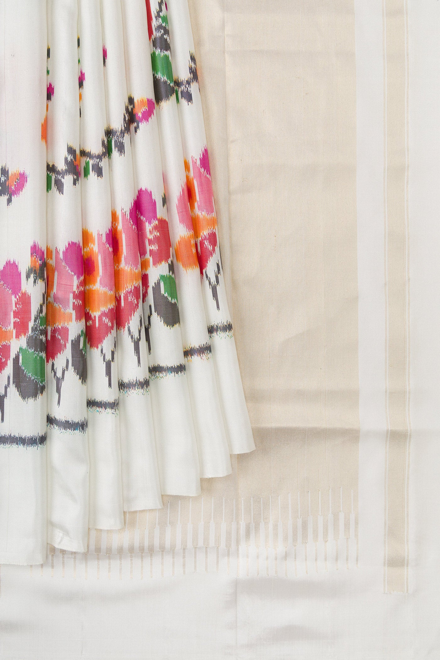 Pleats and pallu of Off White Dual Tone Double Ikat Saree with Ikat Print on the body and Plain Border. 