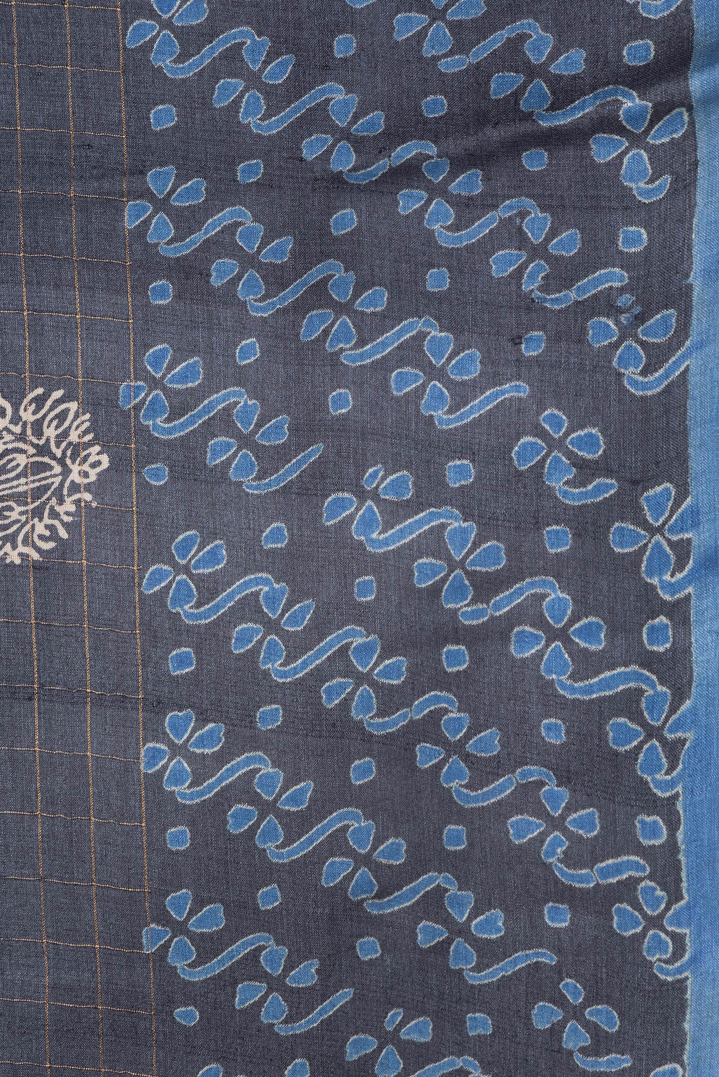 Border image of Grey Dual Tone Tussar Silk Saree with Checked design on the body and Printed Border. 