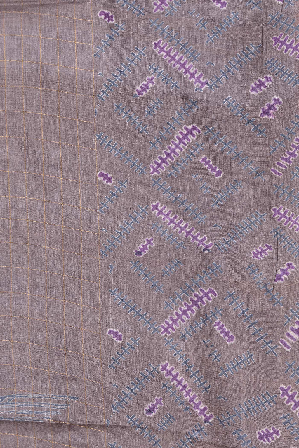 Border image of Grey Dual Tone Tussar Silk Saree with Checked design on the body and Printed Border. 