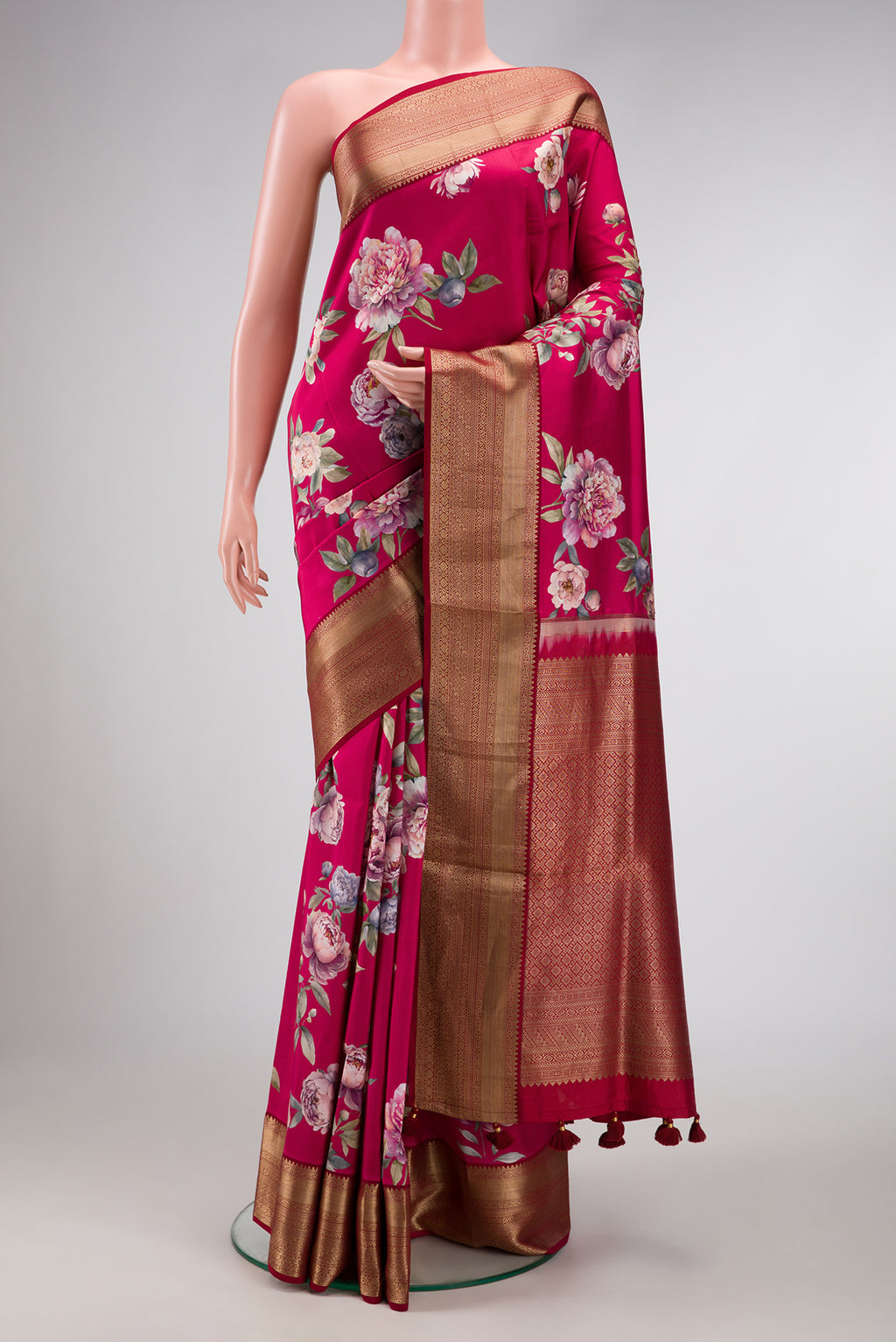 Dark Mauve Dual Tone Kanchipuram Silk Saree with Printed design on the body and Zari Border.  displayed on a mannequin