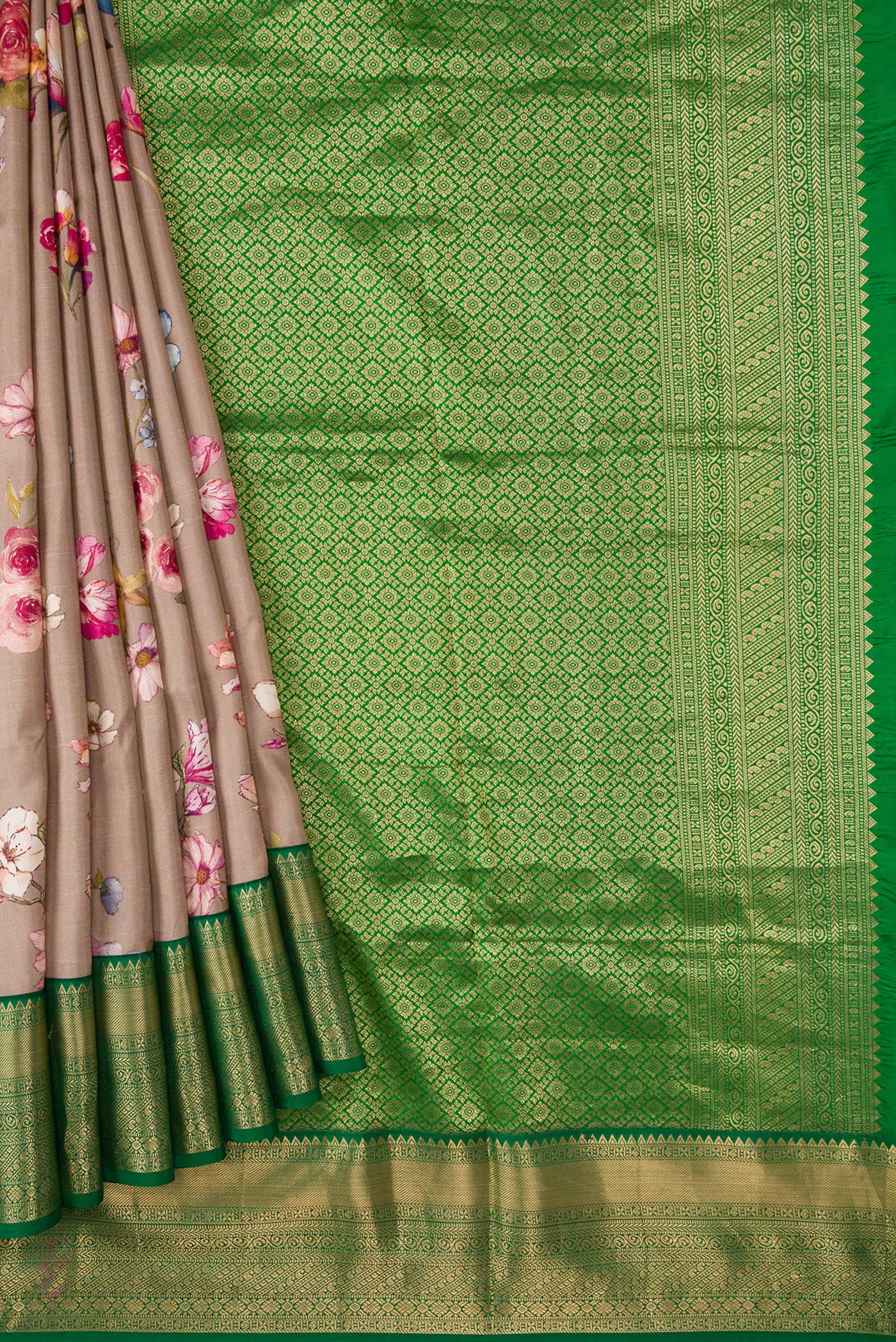 Pleats and pallu of Brown Dual Tone Kanchipuram Silk Saree with Printed design on the body and Zari Border. 