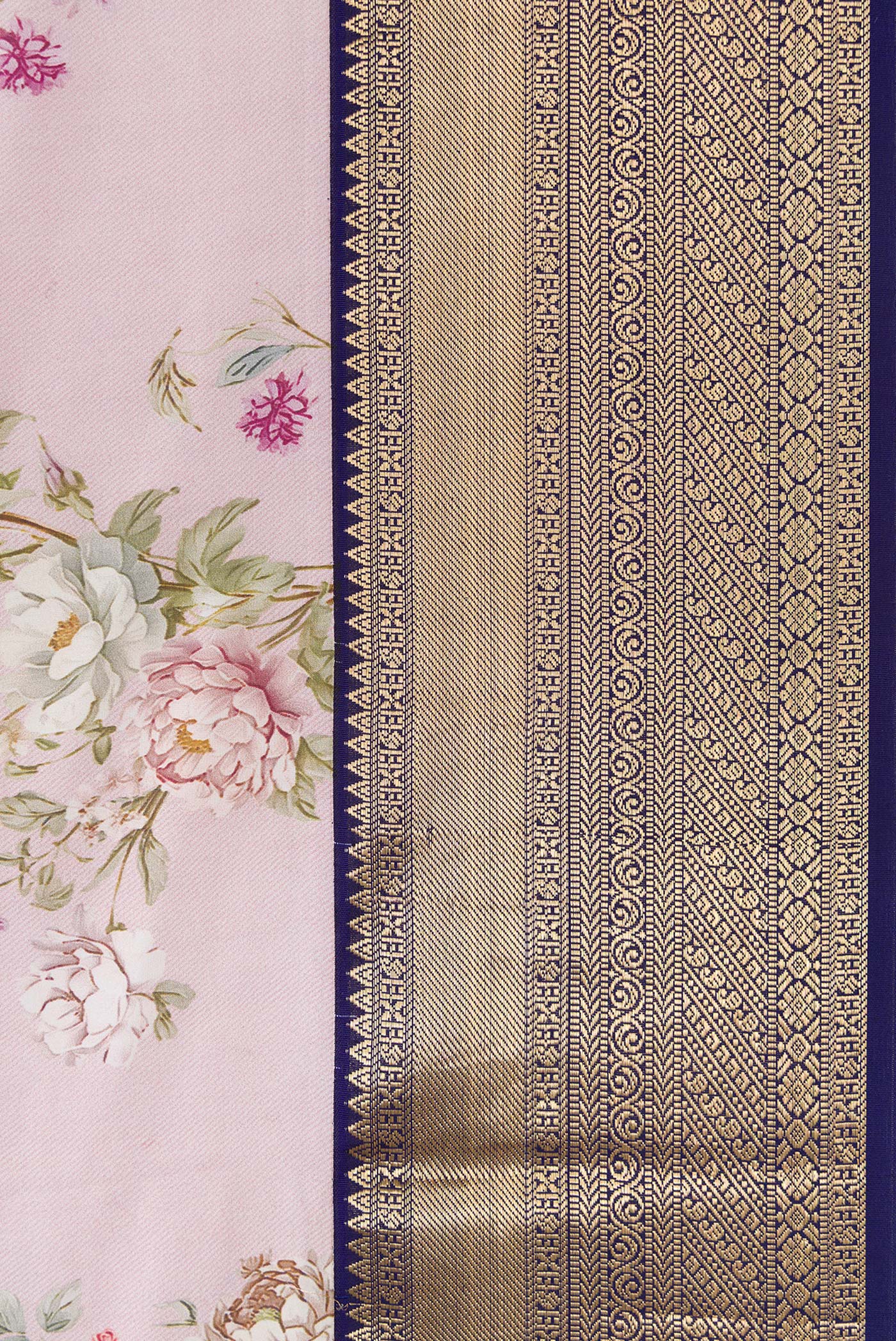 Border image of Lilac Dual Tone Kanchipuram Silk Saree with Printed design on the body and Zari Border. 