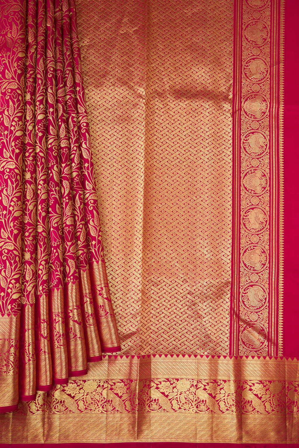 Pleats and pallu of Dark Pink Dual Tone Kanchipuram Silk Saree with Zari Brocade on the body and Zari Border. 