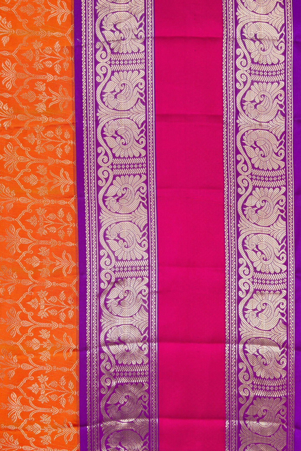 Border image of Orange Dual Tone Kanchipuram Silk Saree with Zari Brocade on the body and Zari Border. 