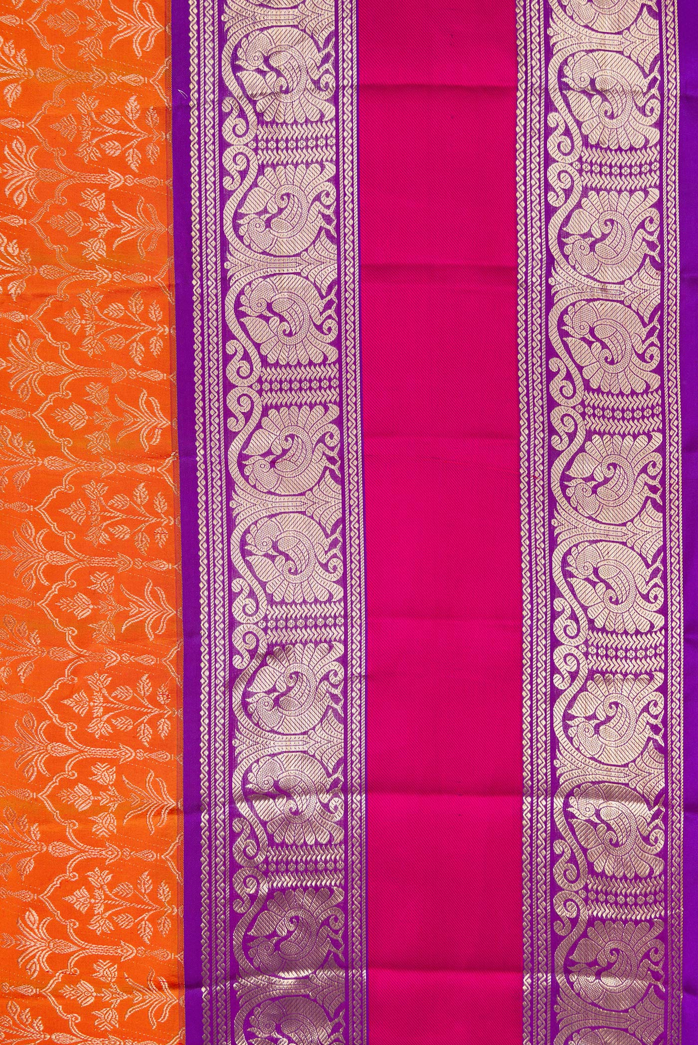 Border image of Orange Dual Tone Kanchipuram Silk Saree with Zari Brocade on the body and Zari Border. 