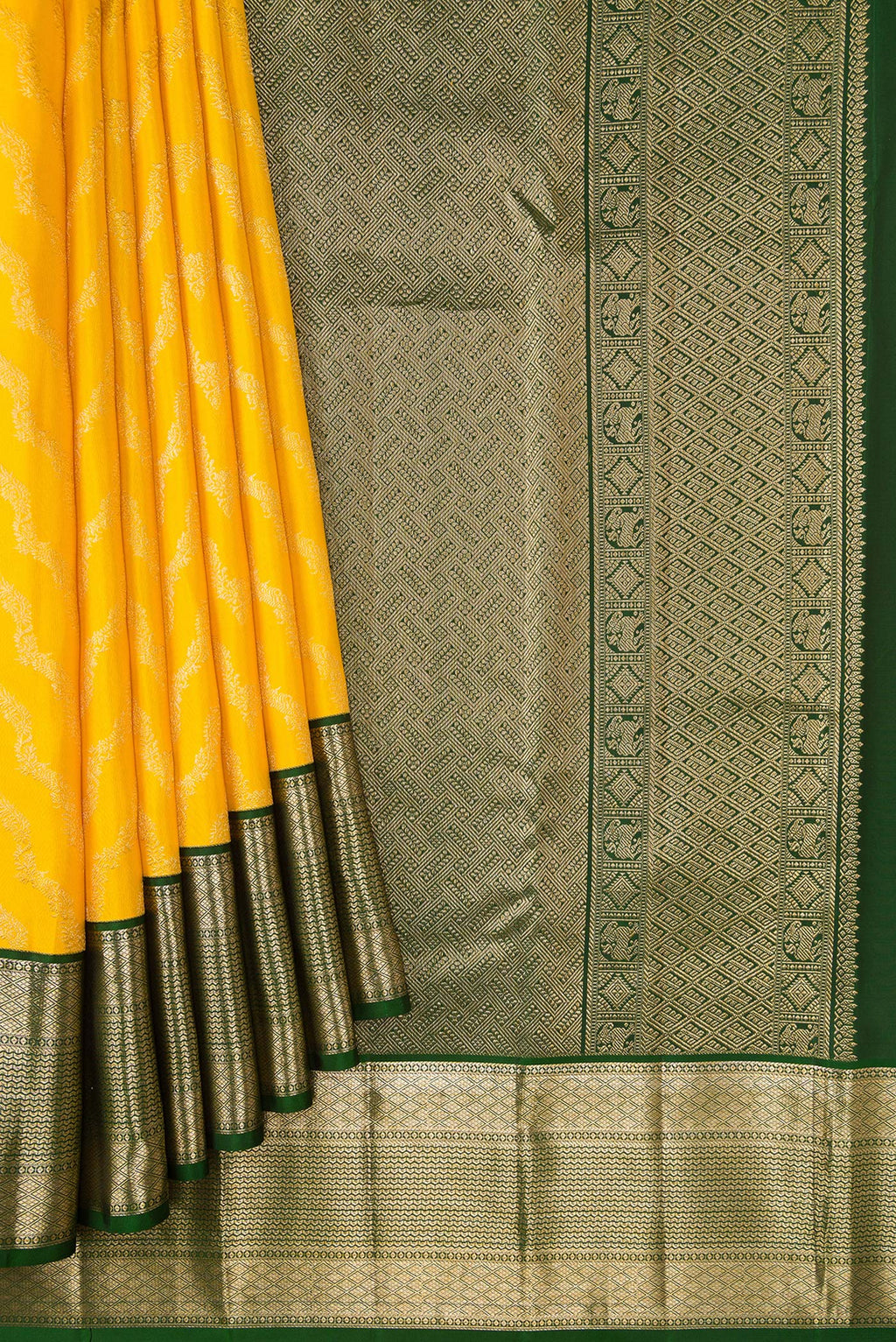 Pleats and pallu of Yellow Dual Tone Kanjivaram Silk Saree with Zari Brocade on the body and Zari Border. 