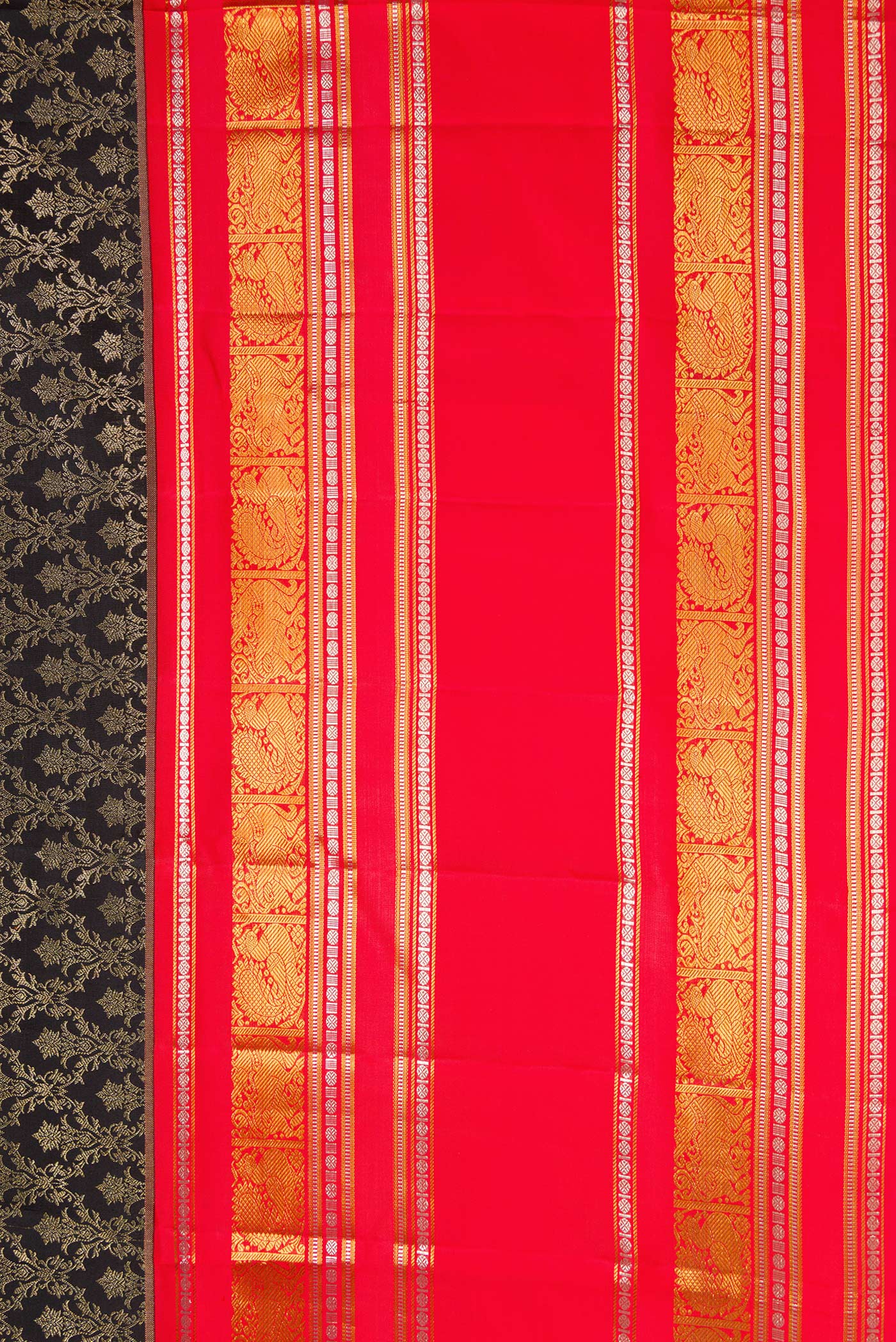 Border image of Black Dual Tone Kanjivaram Silk Saree with Zari Brocade on the body and Zari Border. 