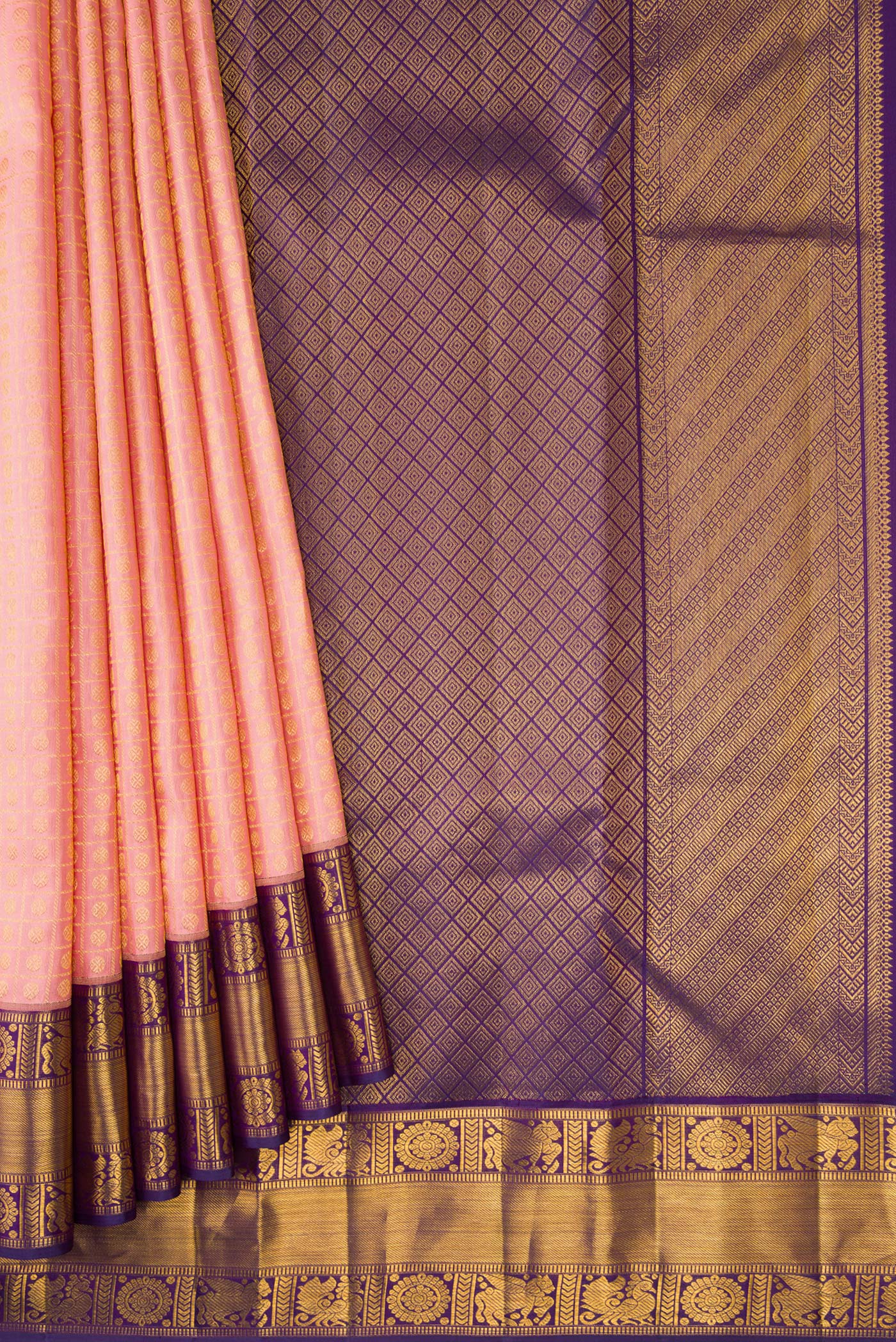 Pleats and pallu of Pink Dual Tone Kanjivaram Silk Saree with Zari Brocade on the body and Zari Border. 