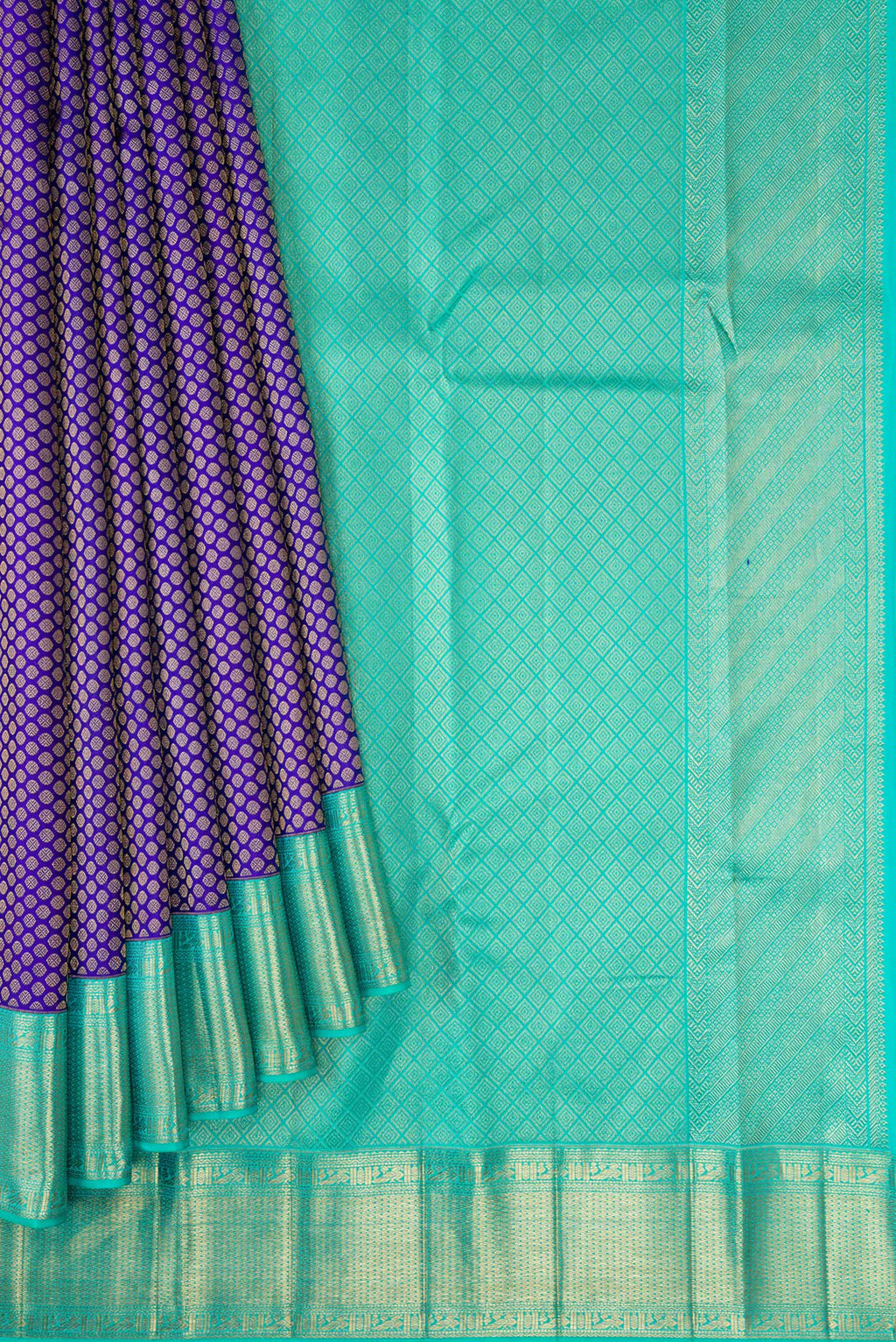 Pleats and pallu of Royal Blue Dual Tone Kanjivaram Silk Saree with Zari Brocade on the body and Zari Border. 