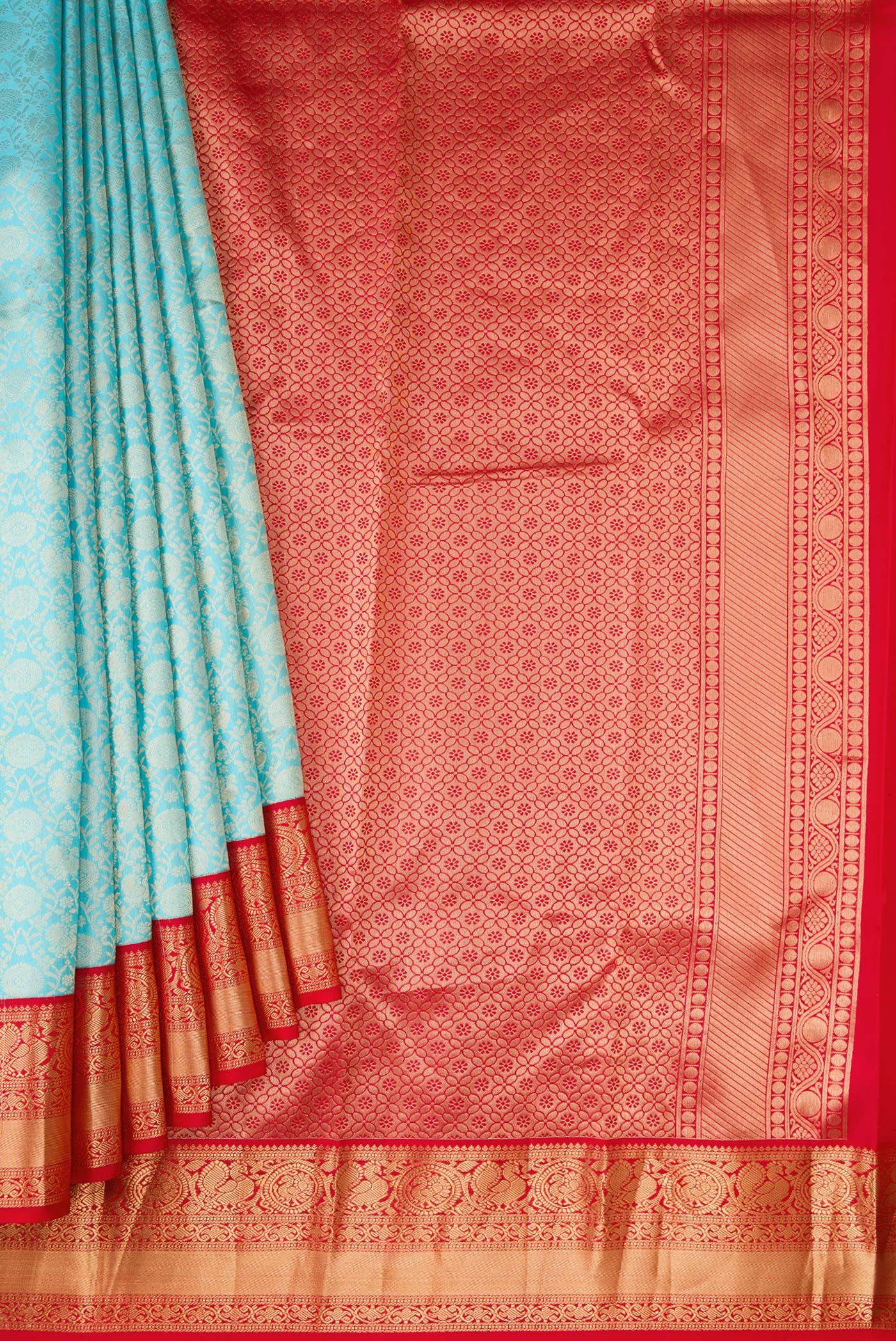 Pleats and pallu of Sky Blue Dual Tone Kanjivaram Silk Saree with Zari Brocade on the body and Zari Border. 